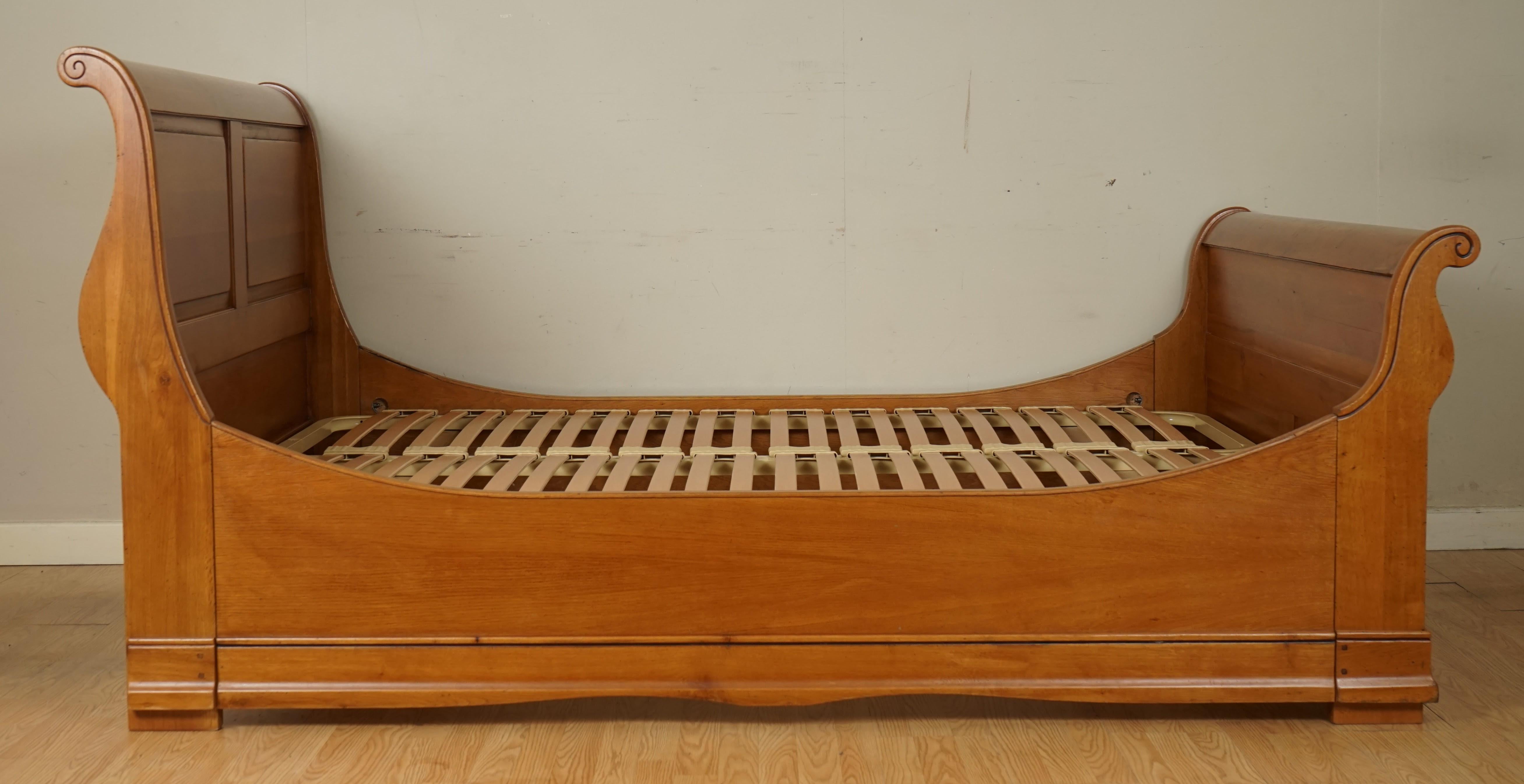 Vintage Waring & Gillow Oak Double Sleigh Bed Frame 3