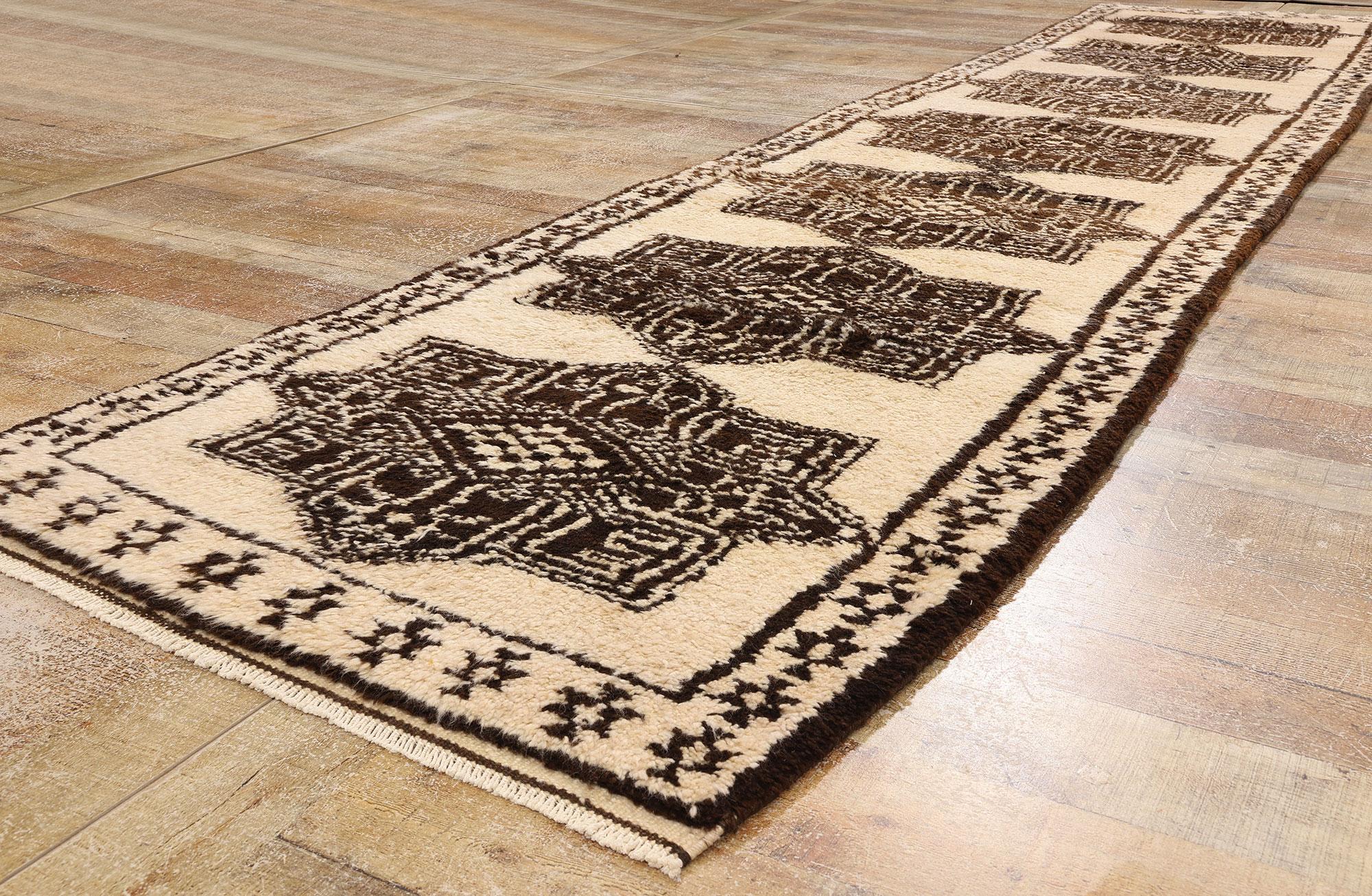 Alfombra turca tribal kurda vintage en tonos tierra cálidos, 03'00 x 13'06 siglo XX en venta