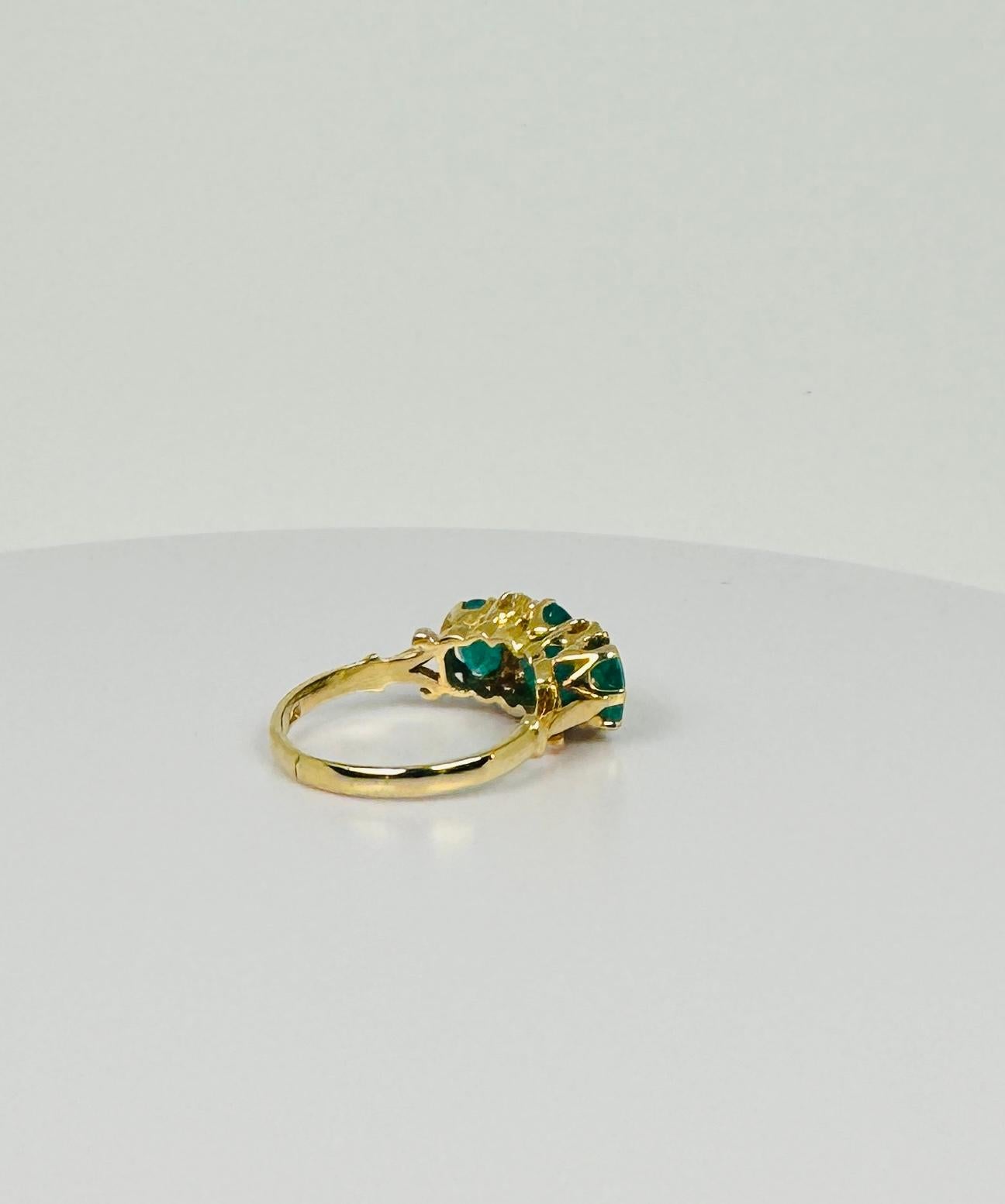 Anillo Oro Amarillo 18k Cuatro Esmeraldas Naturales  Ocho diamantes talla única Art Déco 4