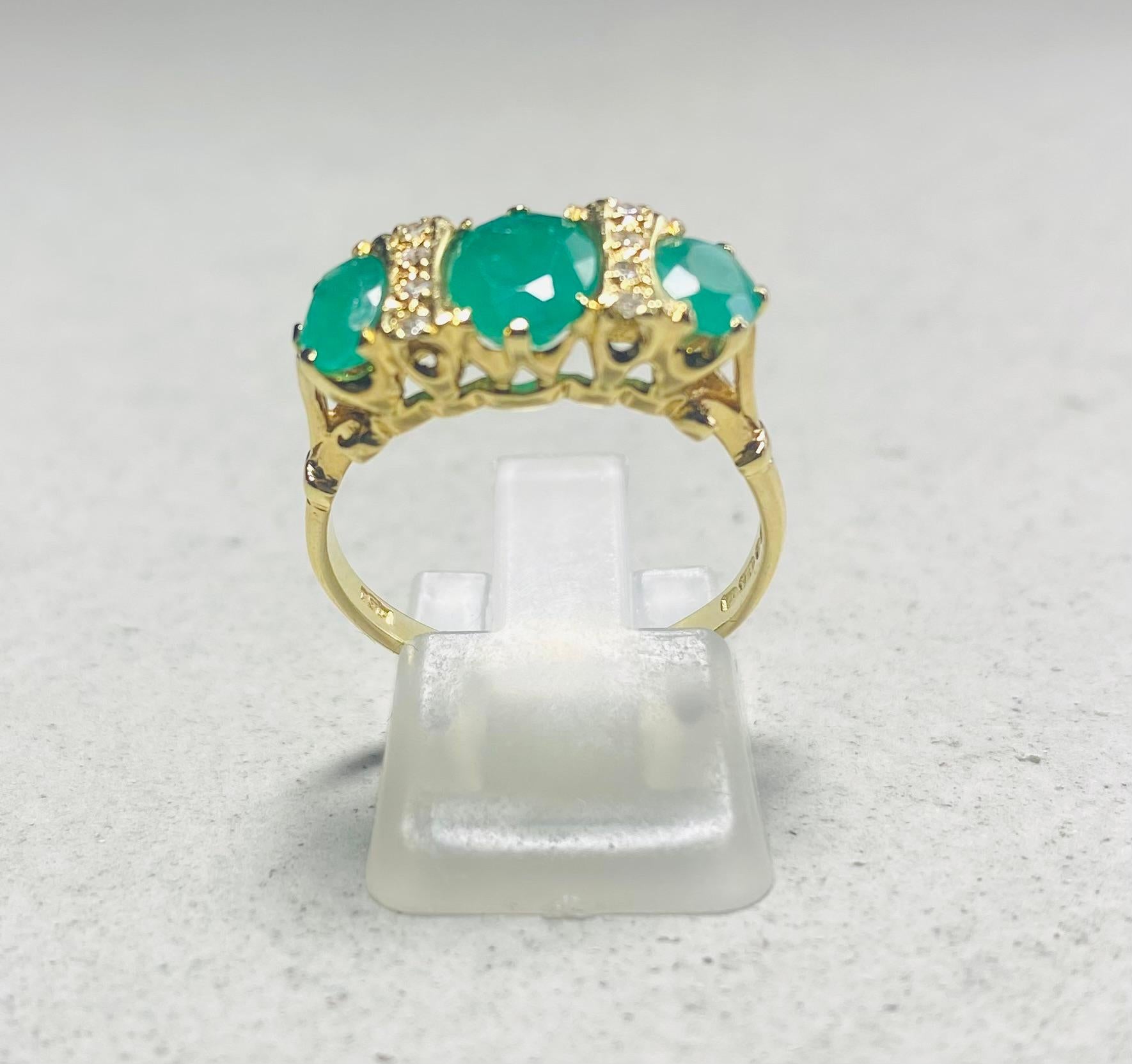 Vintage Warm Golden Ring with Natural Diamonds and Natural Emeralds, 1950s For Sale 5
