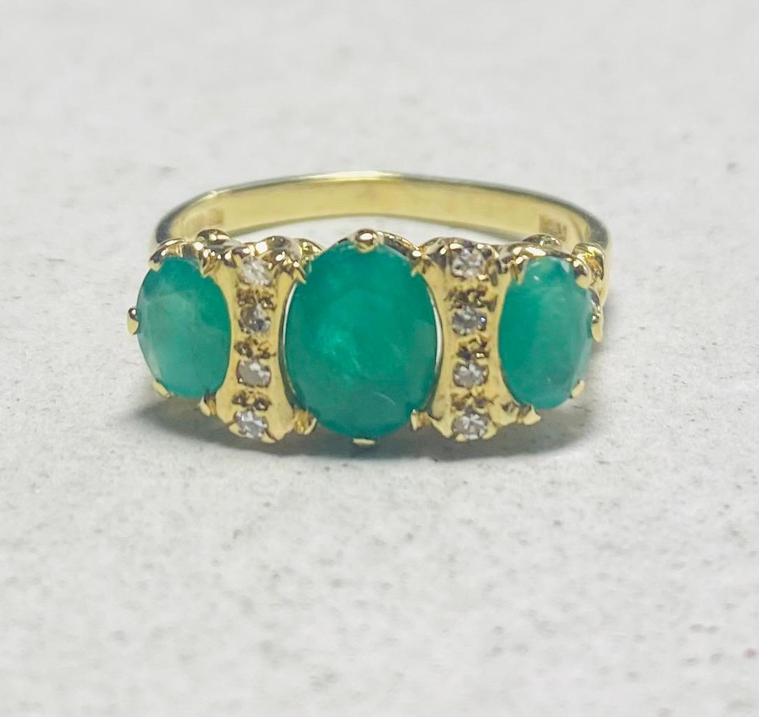 Vintage Warm Golden Ring with Natural Diamonds and Natural Emeralds, 1950s For Sale 6