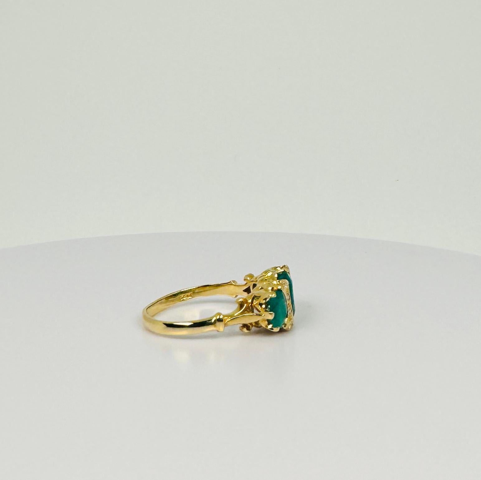 Anillo Oro Amarillo 18k Cuatro Esmeraldas Naturales  Ocho diamantes talla única Art Déco 2
