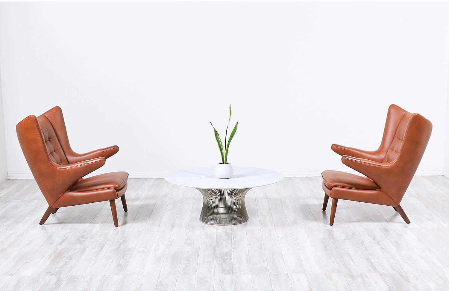 Vintage Warren platner Carrara marble & steel coffee table for Knoll.

________________________________________

Transforming a piece of Mid-Century Modern furniture is like bringing history back to life, and we take this journey with passion and