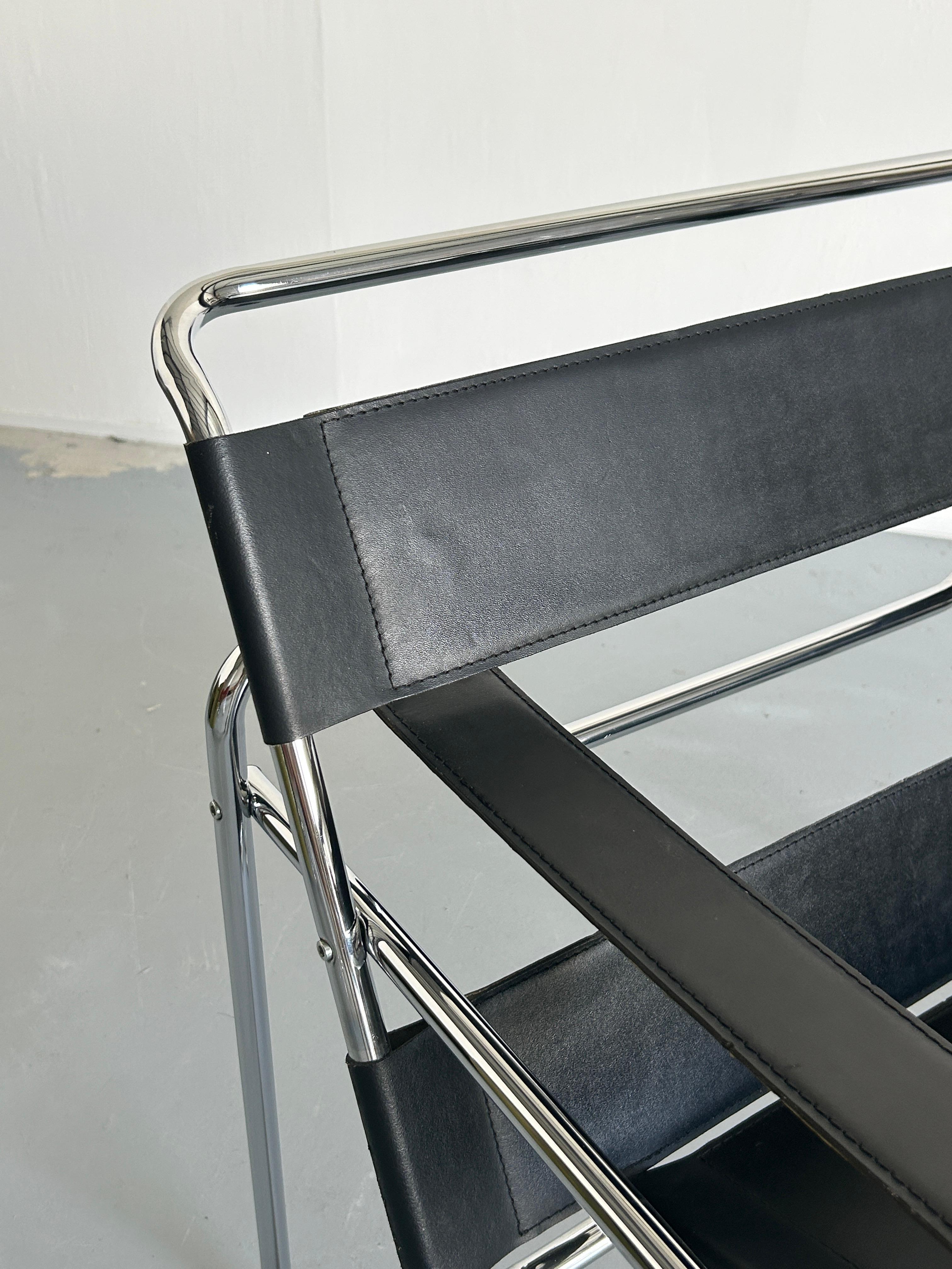 Vintage 'Wassily' Armchair by Marcel Breuer / Iconic Bauhaus Designed Model B3 In Good Condition In Zagreb, HR