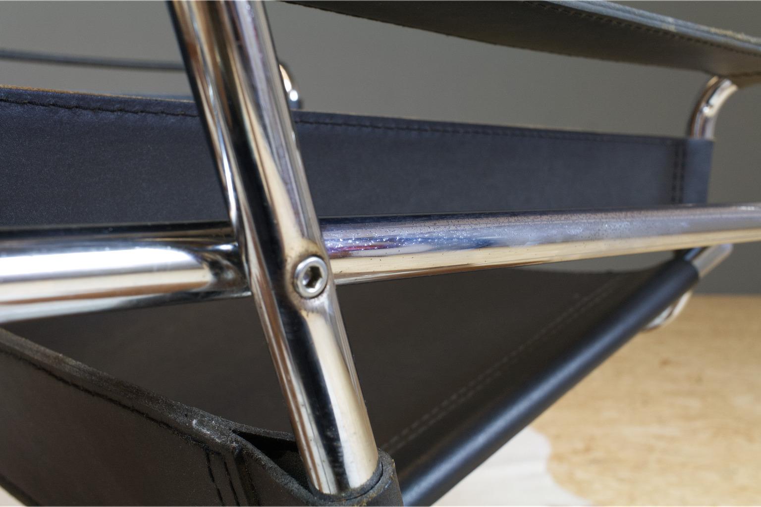 Vintage Wassily B3 Black Leather and Chrome Chair Marcel Breuer For Sale 2