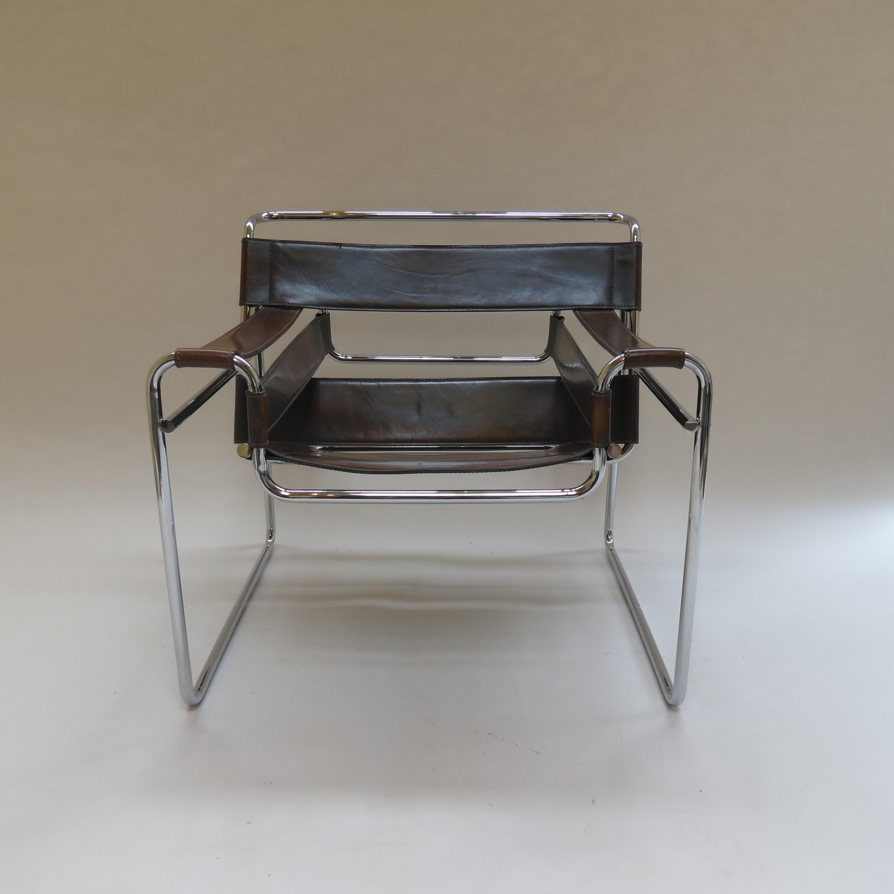 A Wassily chair designed by Marcel Breuer and manufactured by Knoll. The original year of design of this chair was 1925, this particular chair was manufactured in the early 1980s.
Made from polished chrome tube with leather seat and arms. The chair
