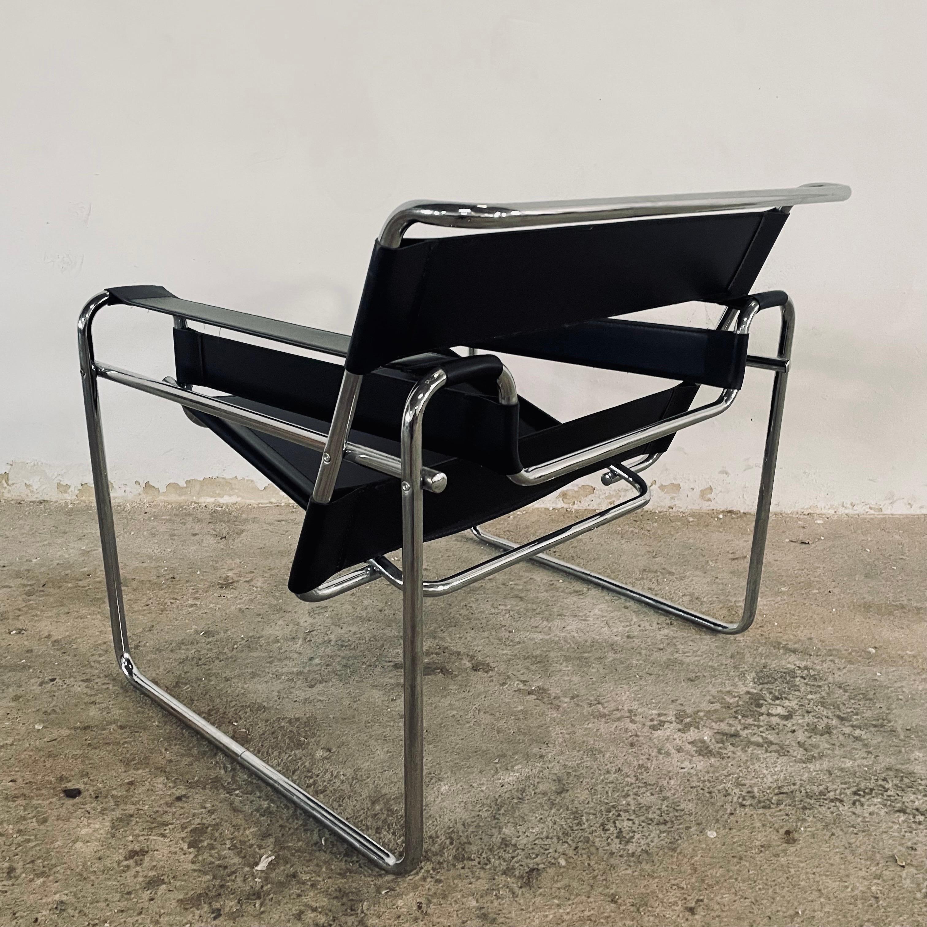 Italian Vintage Wassily Chair in the Style of Marcel Breuer for Knoll International For Sale