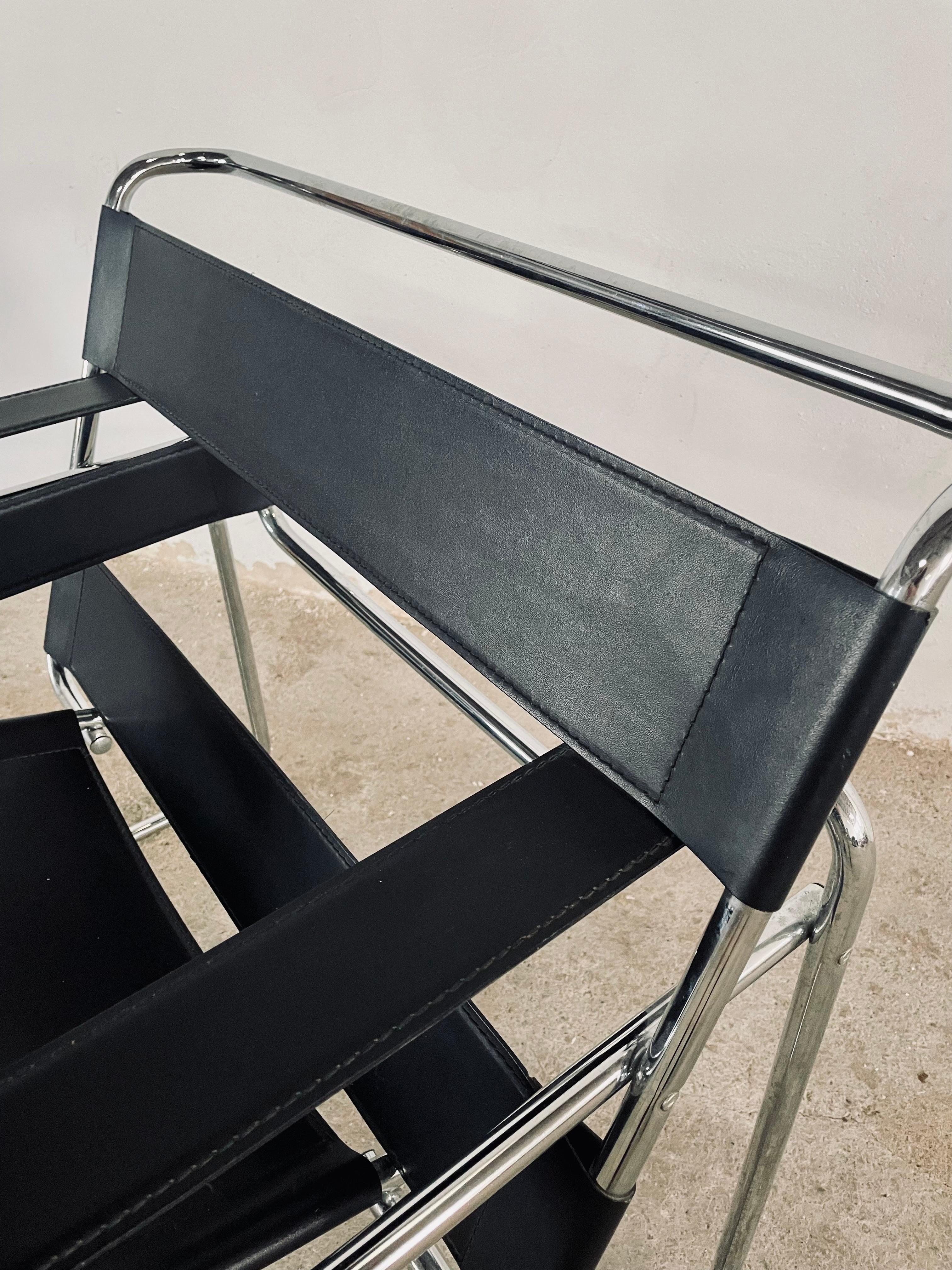 Leather Vintage Wassily Chair in the Style of Marcel Breuer for Knoll International For Sale