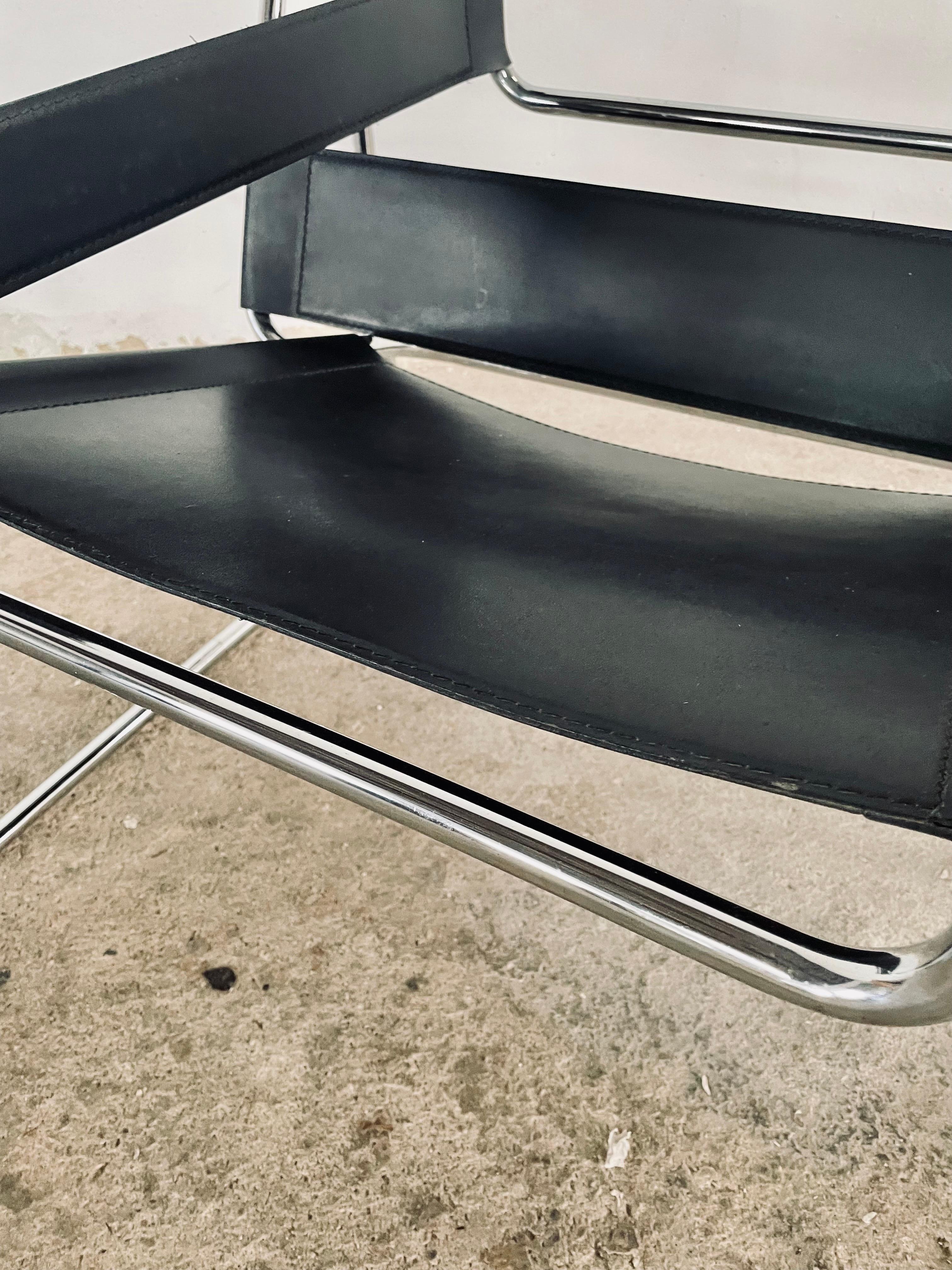 Vintage Wassily Chair in the Style of Marcel Breuer for Knoll International For Sale 1