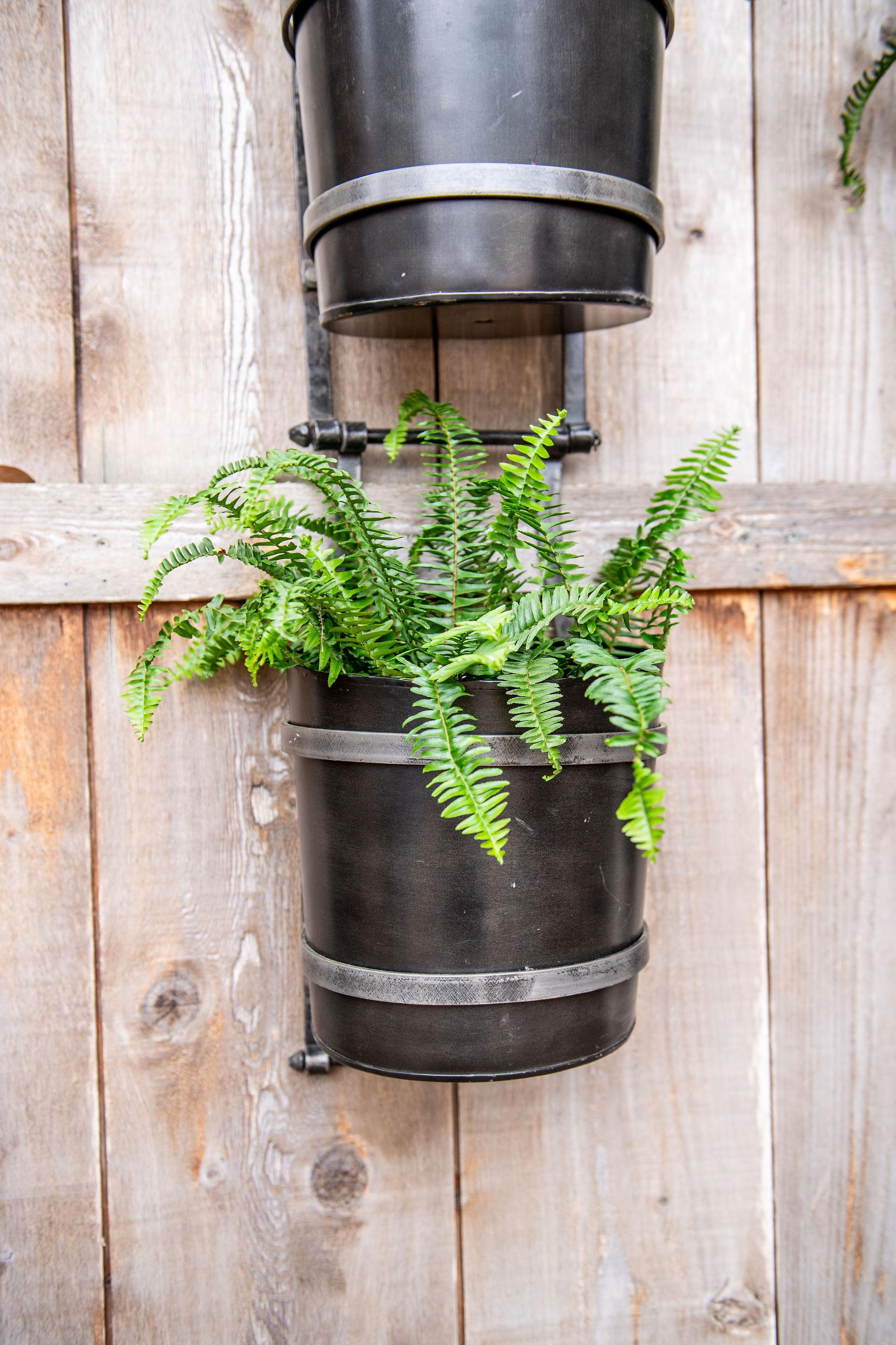 Rustique Vintage Water Mill Bucket Planters, sold Separately en vente