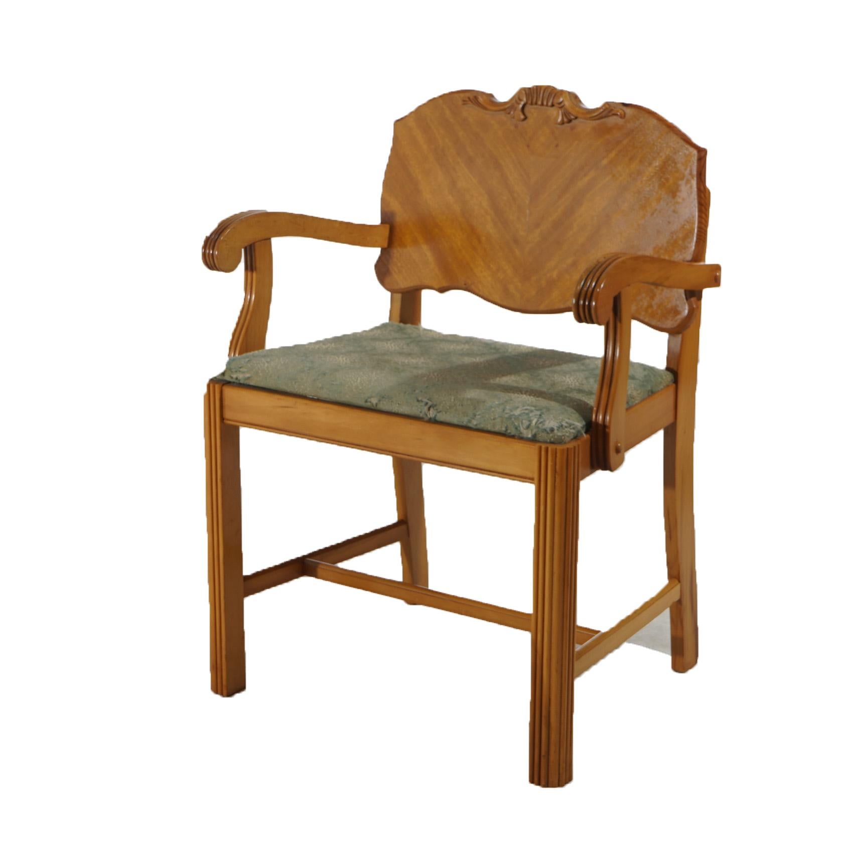 Comodino d'epoca in legno satinato intagliato a cascata con maniglie in bachelite c1940 in vendita 6