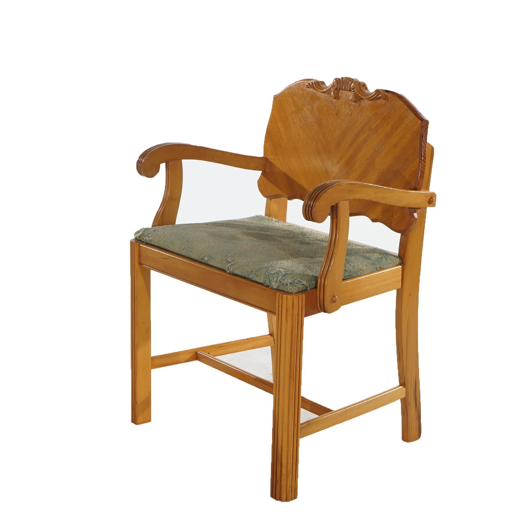Comodino d'epoca in legno satinato intagliato a cascata con maniglie in bachelite c1940 in vendita 7