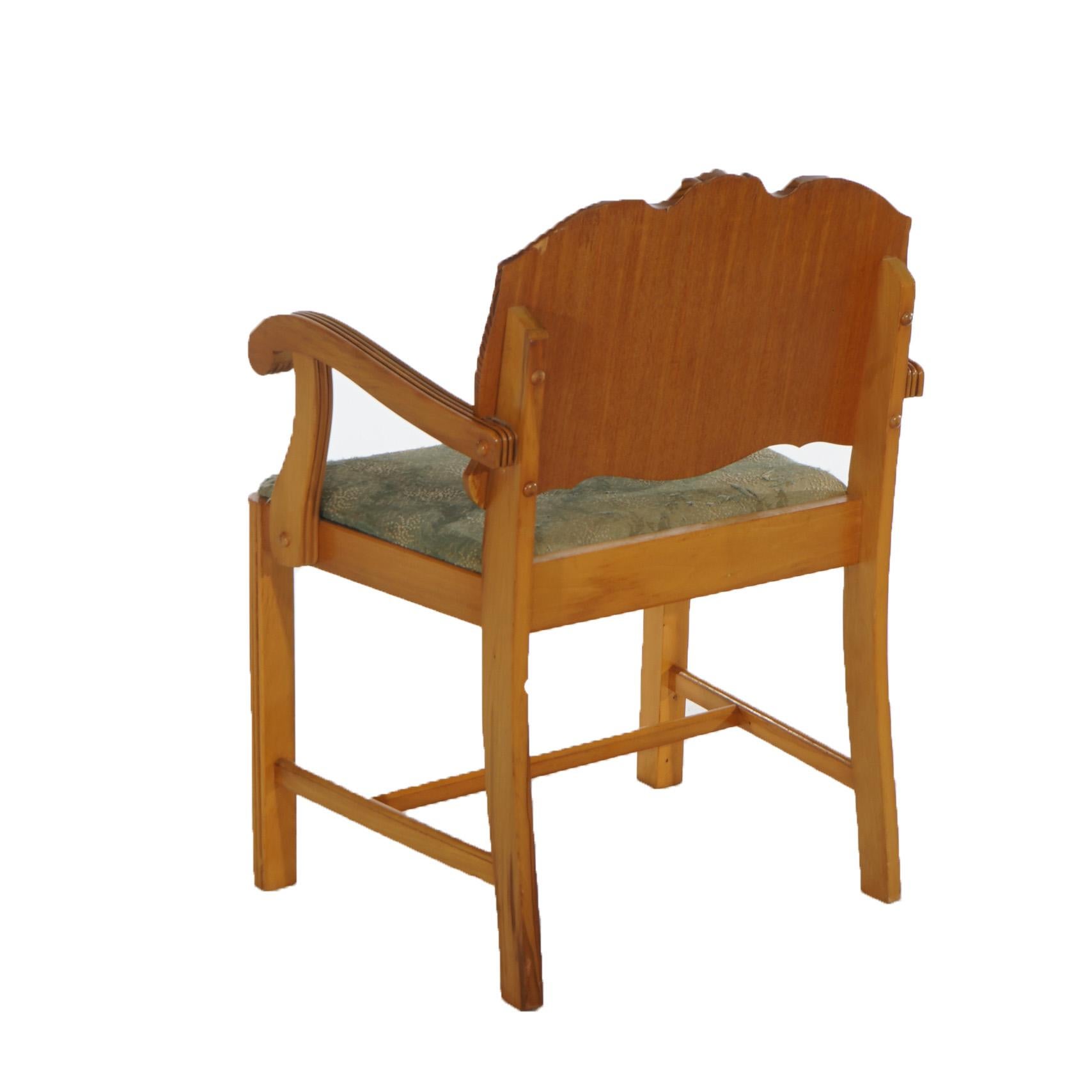Comodino d'epoca in legno satinato intagliato a cascata con maniglie in bachelite c1940 in vendita 9