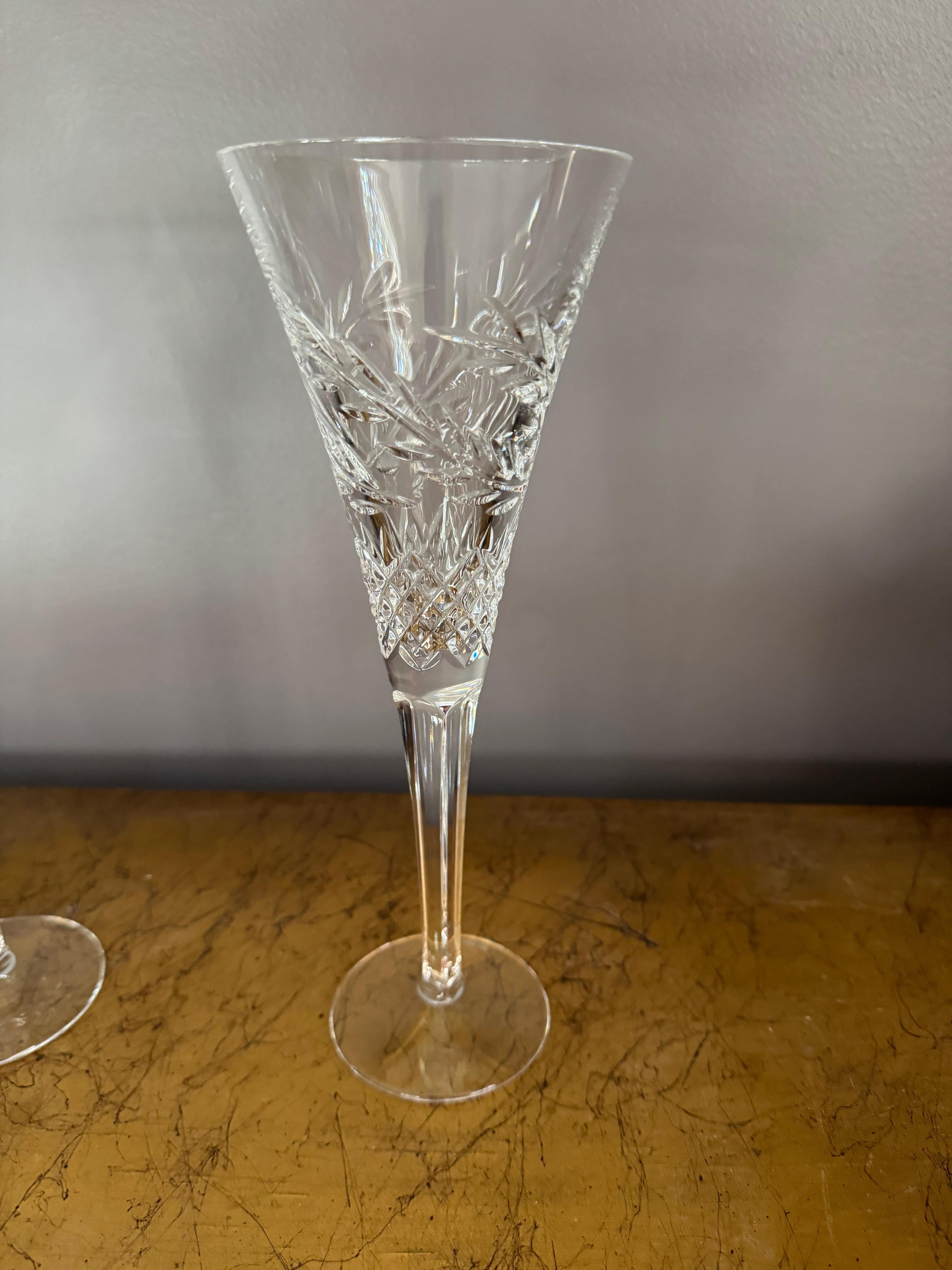 Américain Ensemble de 2 pièces vintage Waterford « Celebration Toasting Flutes » en vente