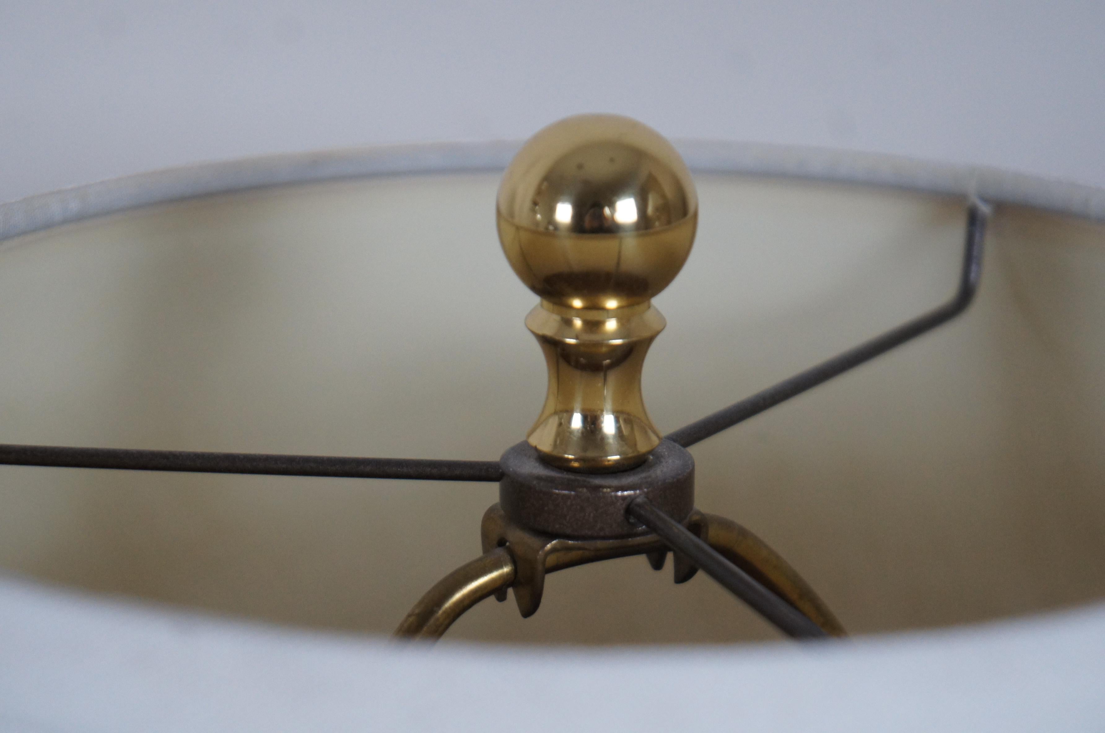 20ième siècle Lampe de bureau Glencar vintage en cristal et laiton Waterford de style Hollywood Regency en vente