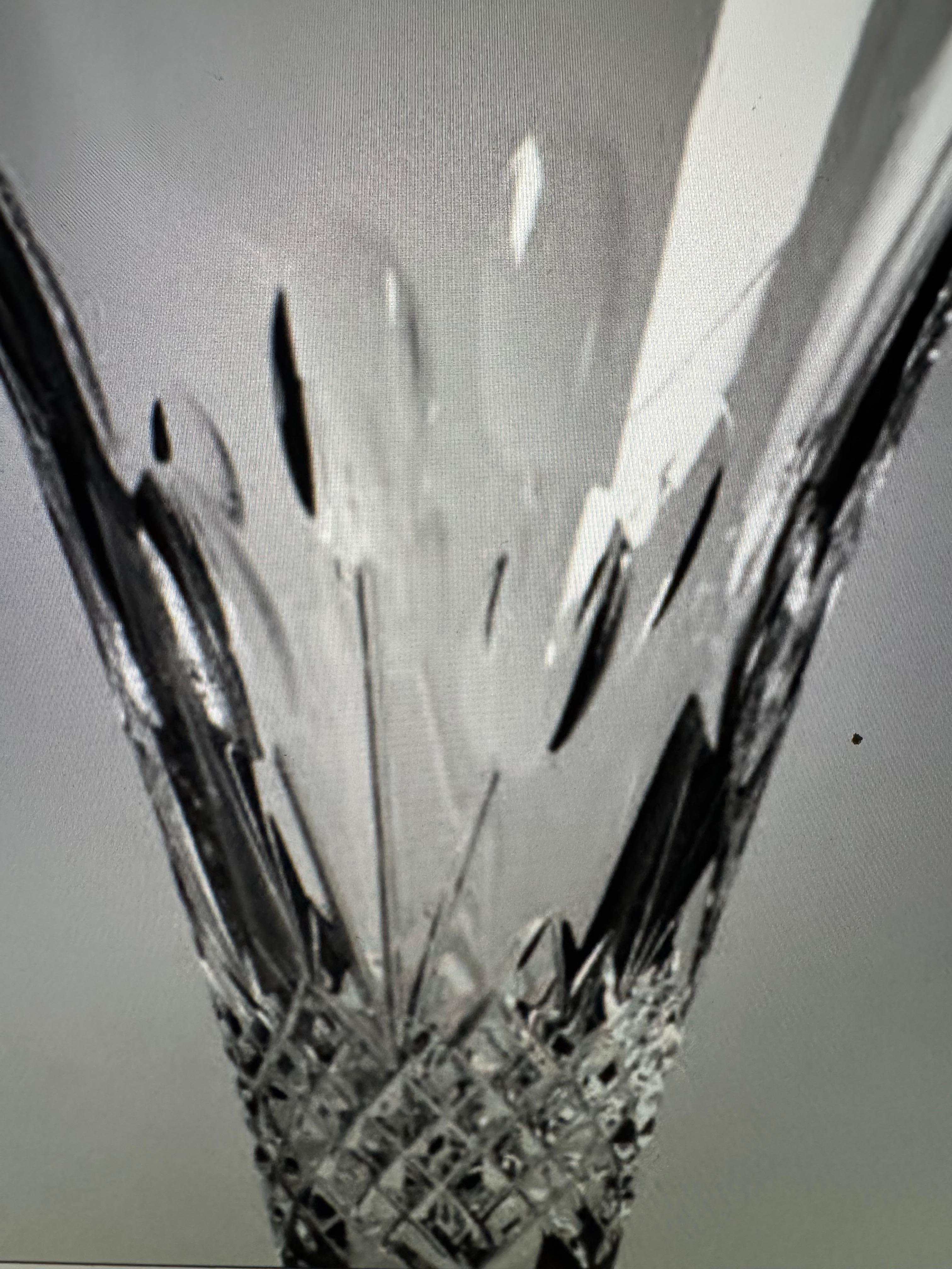 Splendidi flauti per brindisi in cristallo Waterford Crystal usati,  Gioia  modello da collezione Collection'S in perfette condizioni
Il flauto è caratterizzato da 4 trii di palloncini intorno al flauto, con un bordo a diamante e uno stelo lungo e