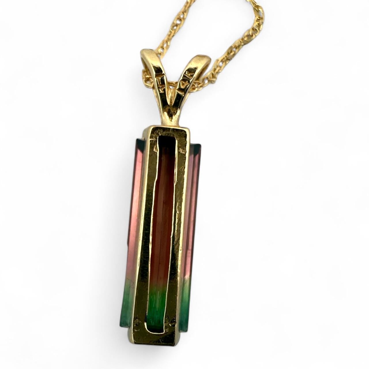 Collier vintage avec pendentif et chaîne en tourmaline melon d'eau en vente 1