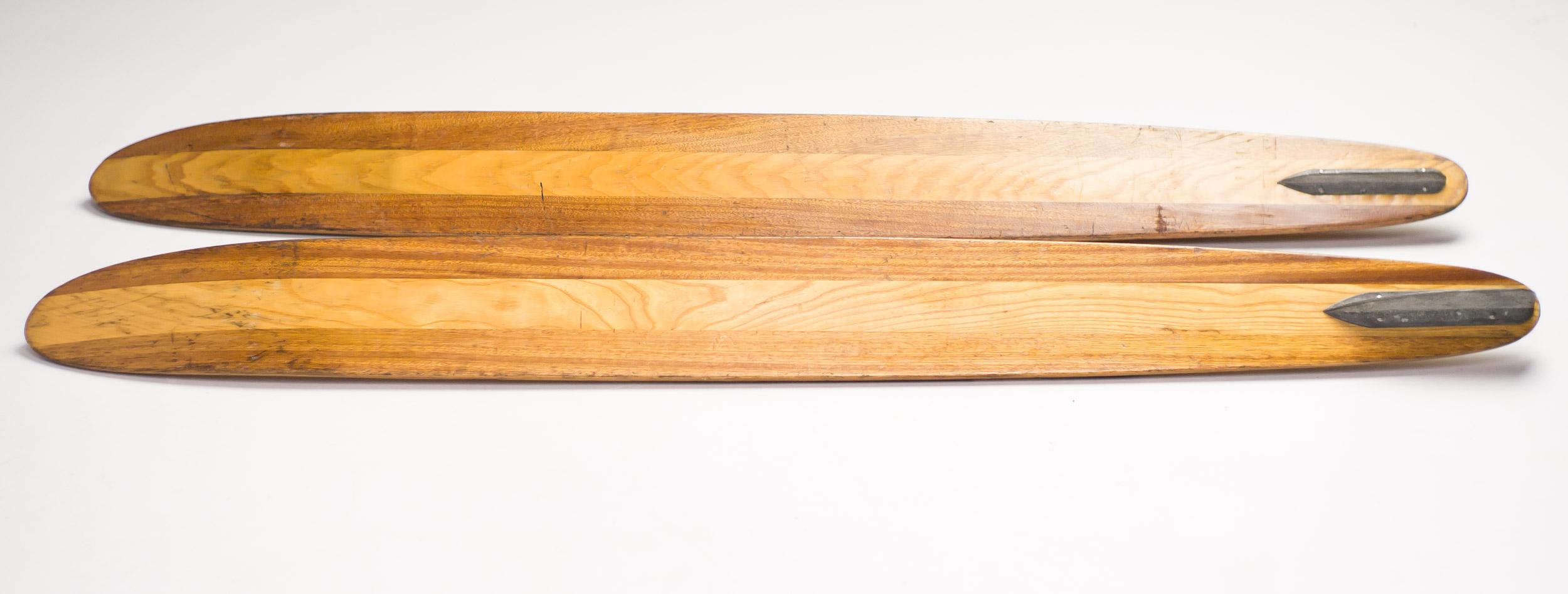 Sci d'acqua d'epoca posseduto dal campione del mondo Dick Pope Jr. in vendita 1