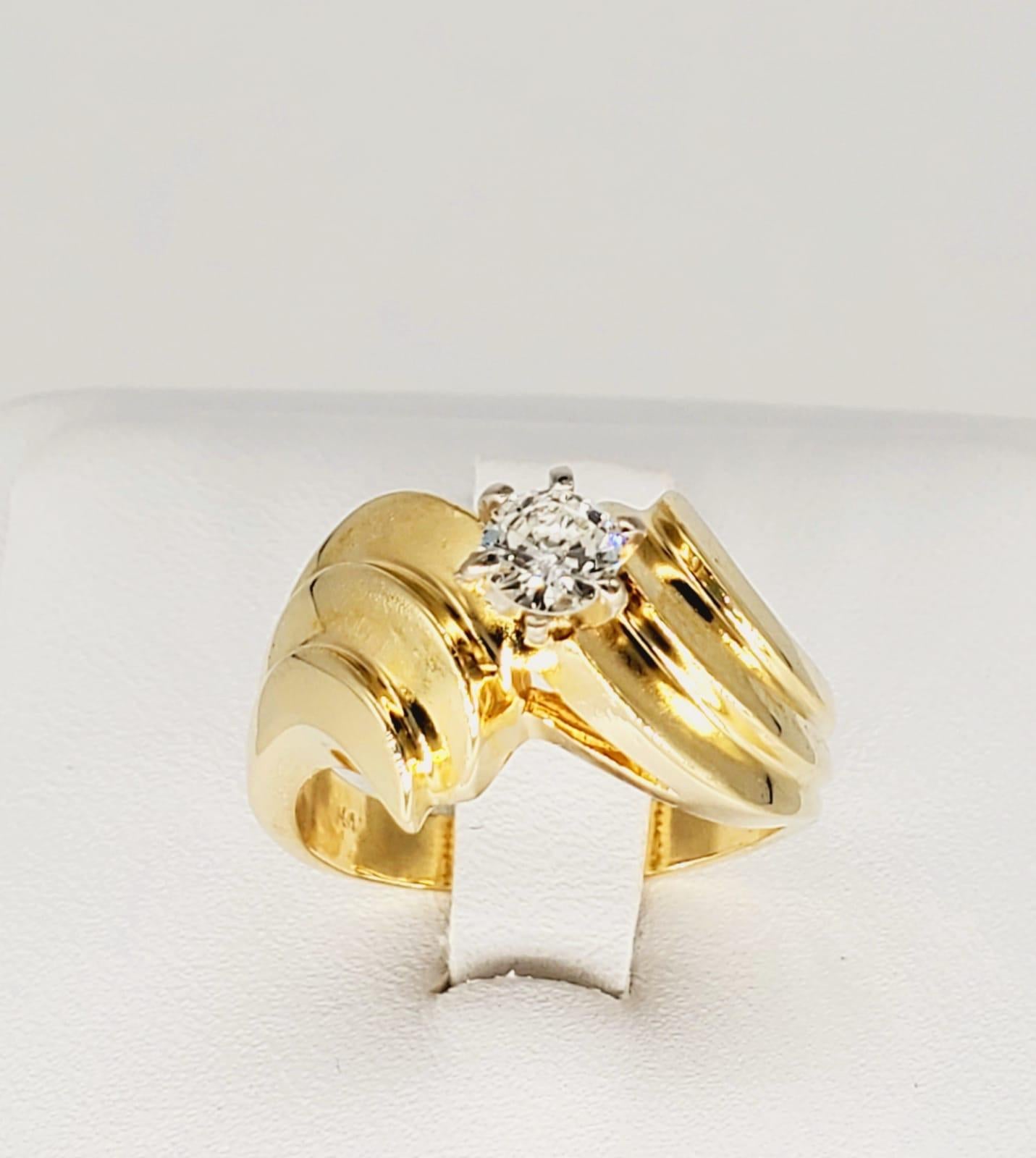 Anillo vintage de oro de 14 quilates con centro de diamante ondulado de 0,30 quilates Corte redondo en venta
