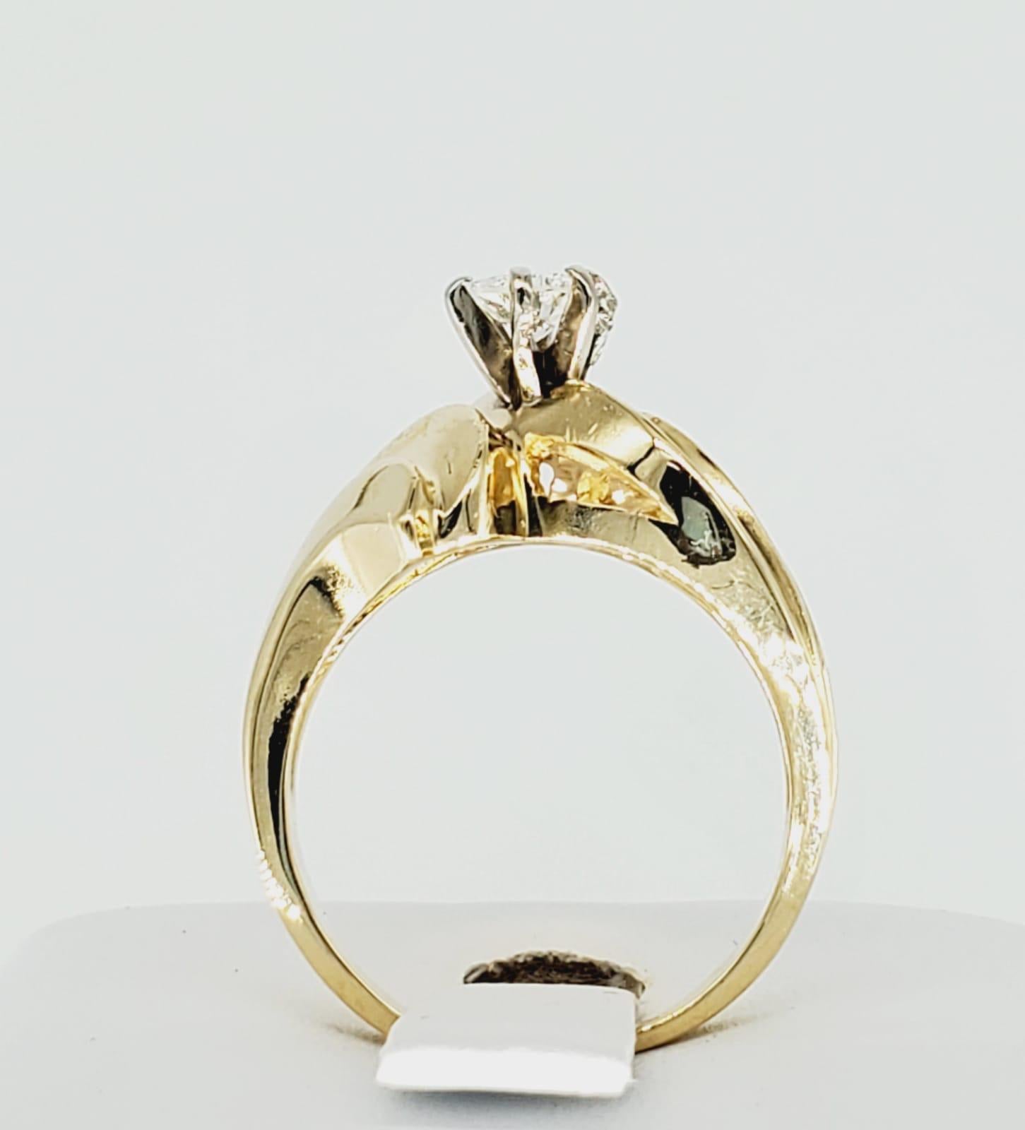 De las mujeres Anillo vintage de oro de 14 quilates con centro de diamante ondulado de 0,30 quilates en venta
