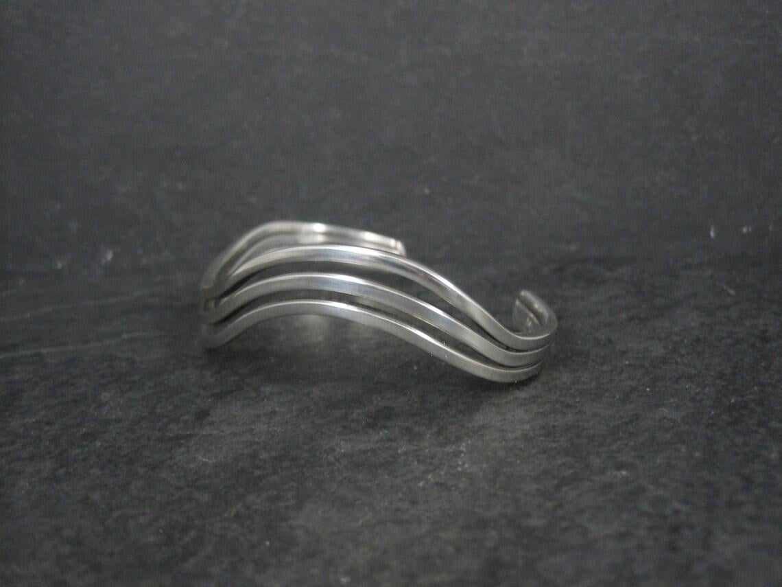 Femenino o masculino Brazalete ondulado vintage 15 cm Plata de ley en venta