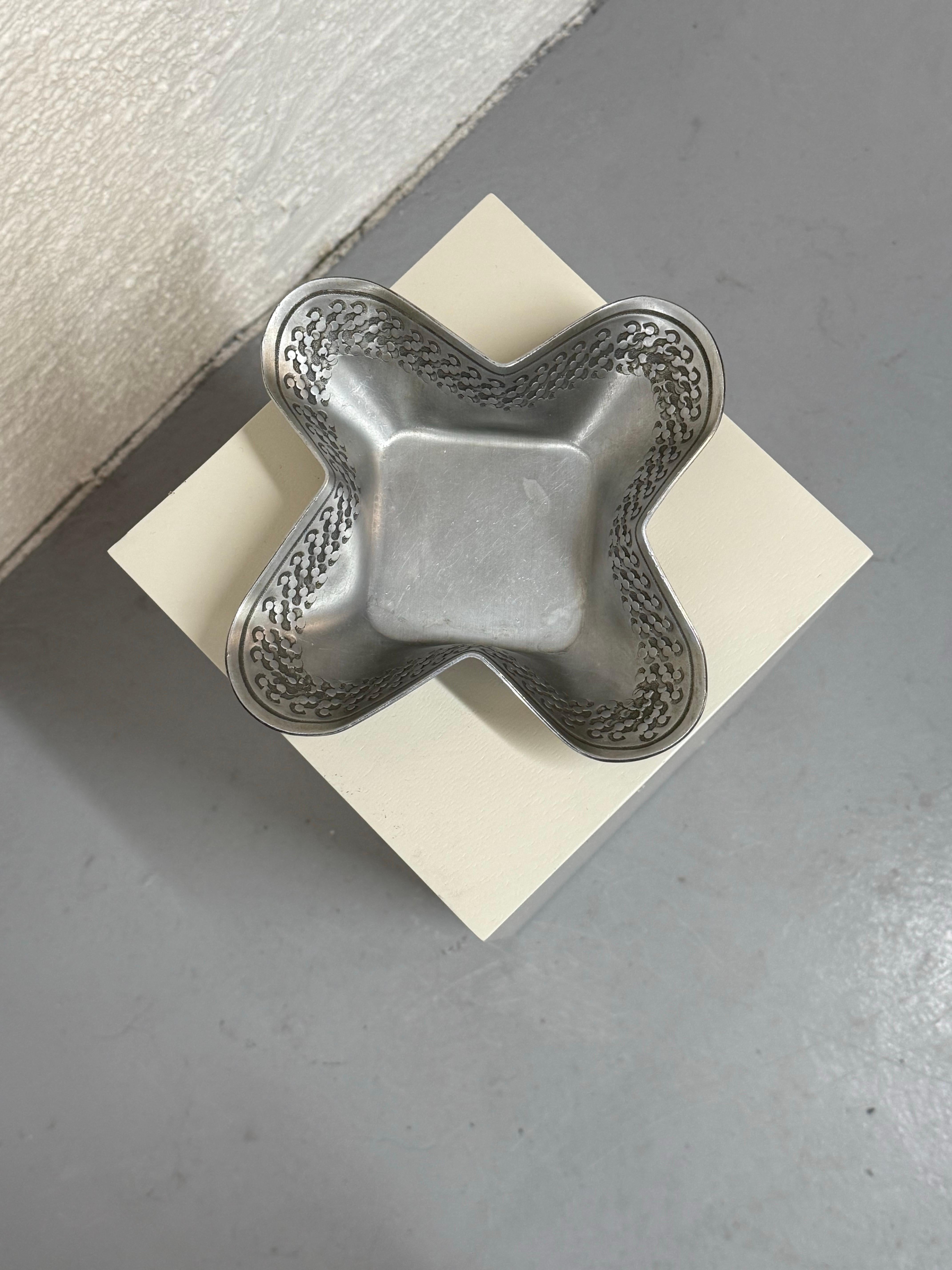 Vintage Wavy Pewter Bowl, Norwegian Design, 1960s For Sale 1