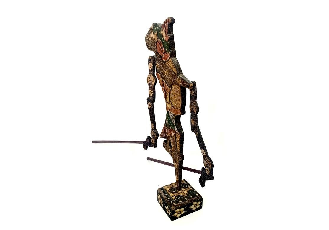 Vintage Wayang Kulit Indonesian Shadow Puppet With Stand en vente 9