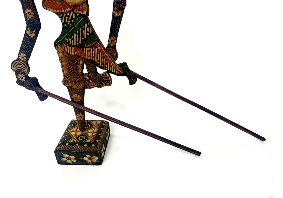 Fait main Vintage Wayang Kulit Indonesian Shadow Puppet With Stand en vente