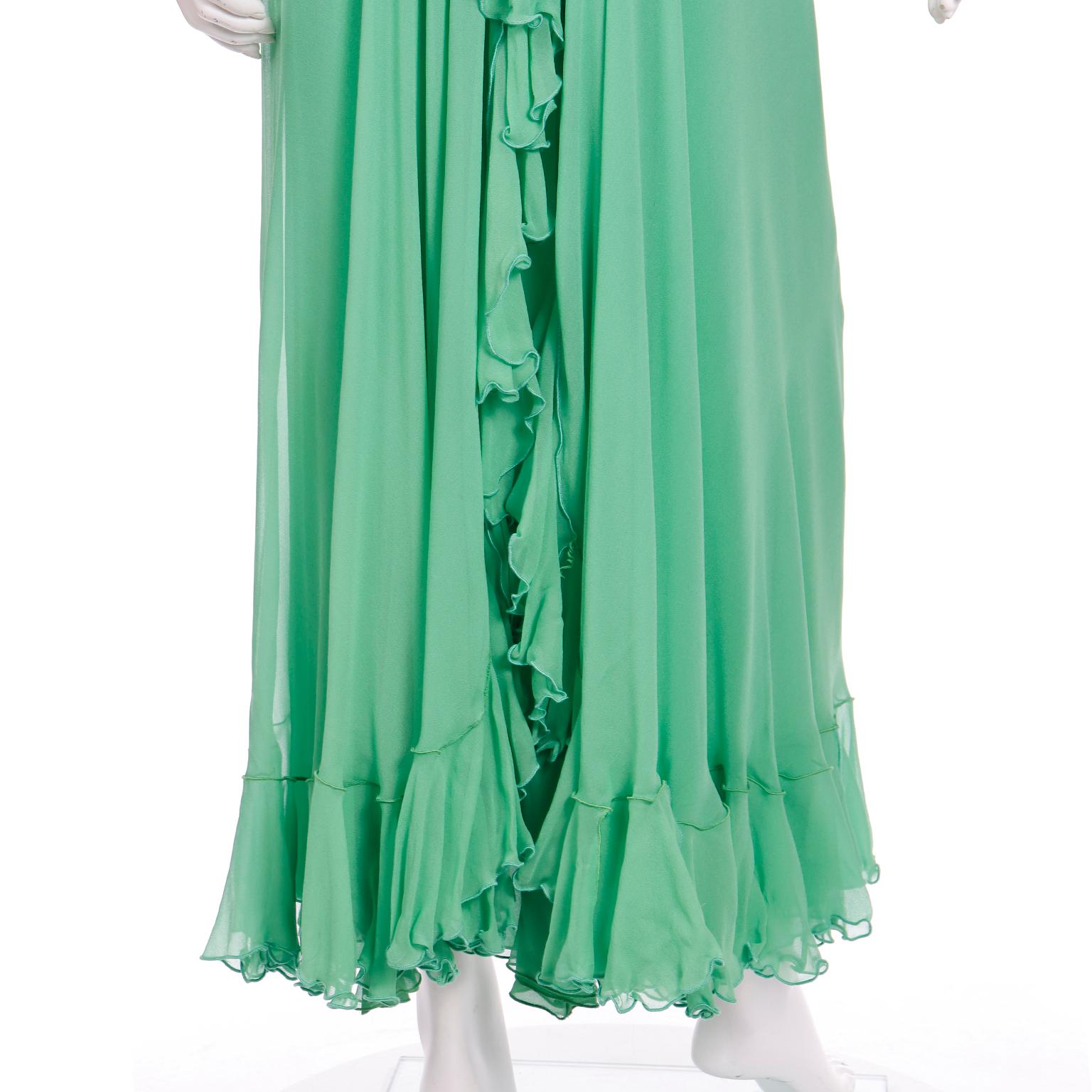 Trägerloses Vintage-Abendkleid aus grünem Seidenchiffon von Wayne Clark mit Wickelschal im Angebot 9
