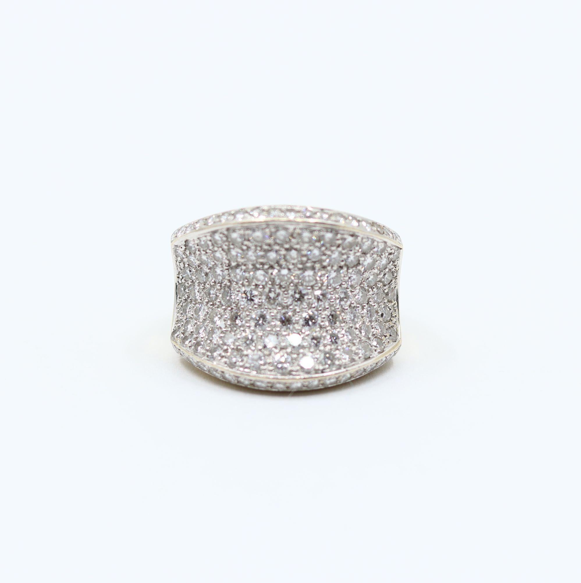 Vintage WCJ 3 Carat Diamond Pave Saddle Ring. In Good Condition For Sale In Flushing, NY