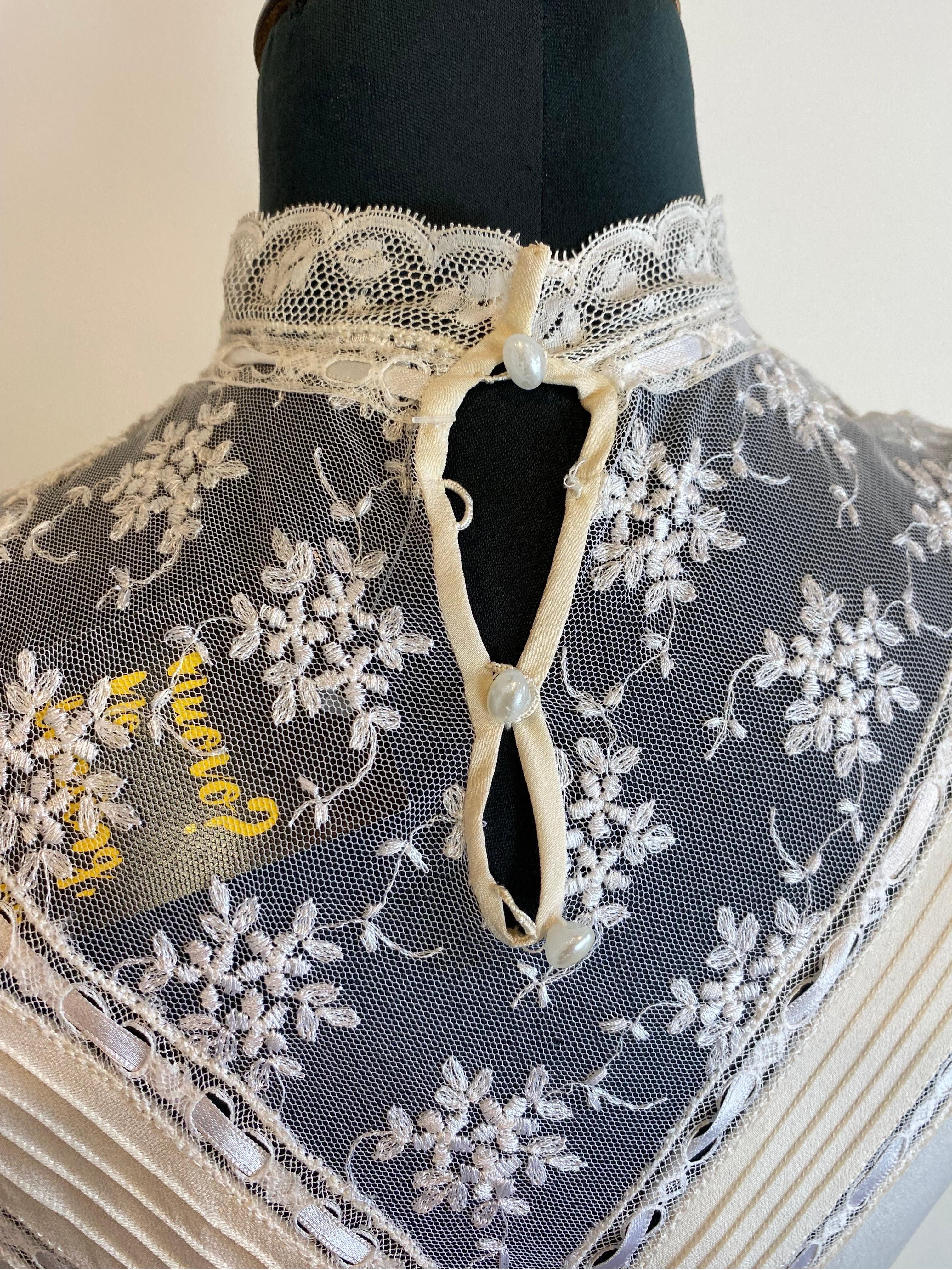 Women's or Men's Vintage wedding dress For Sale