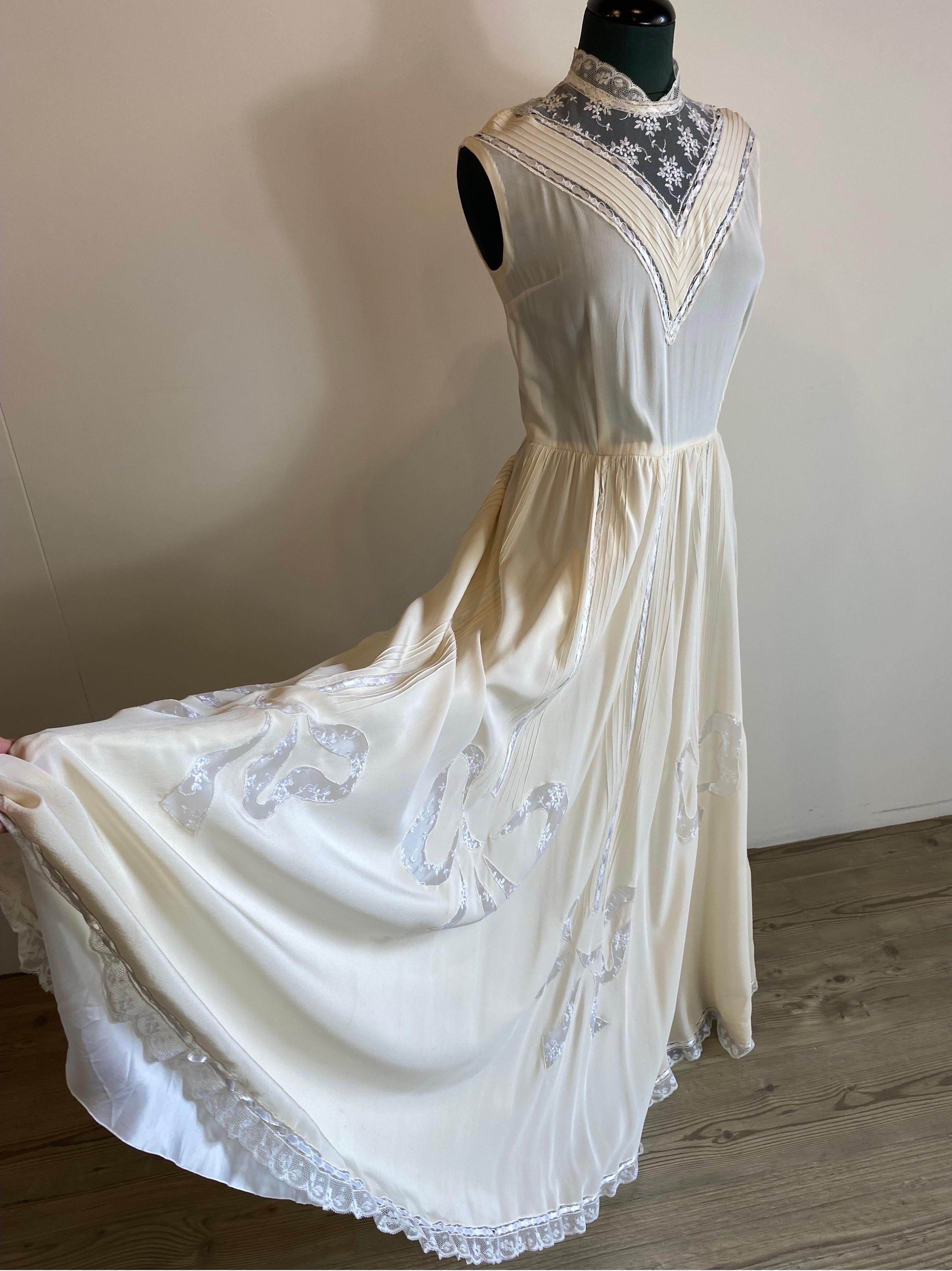 Vintage wedding dress For Sale 1