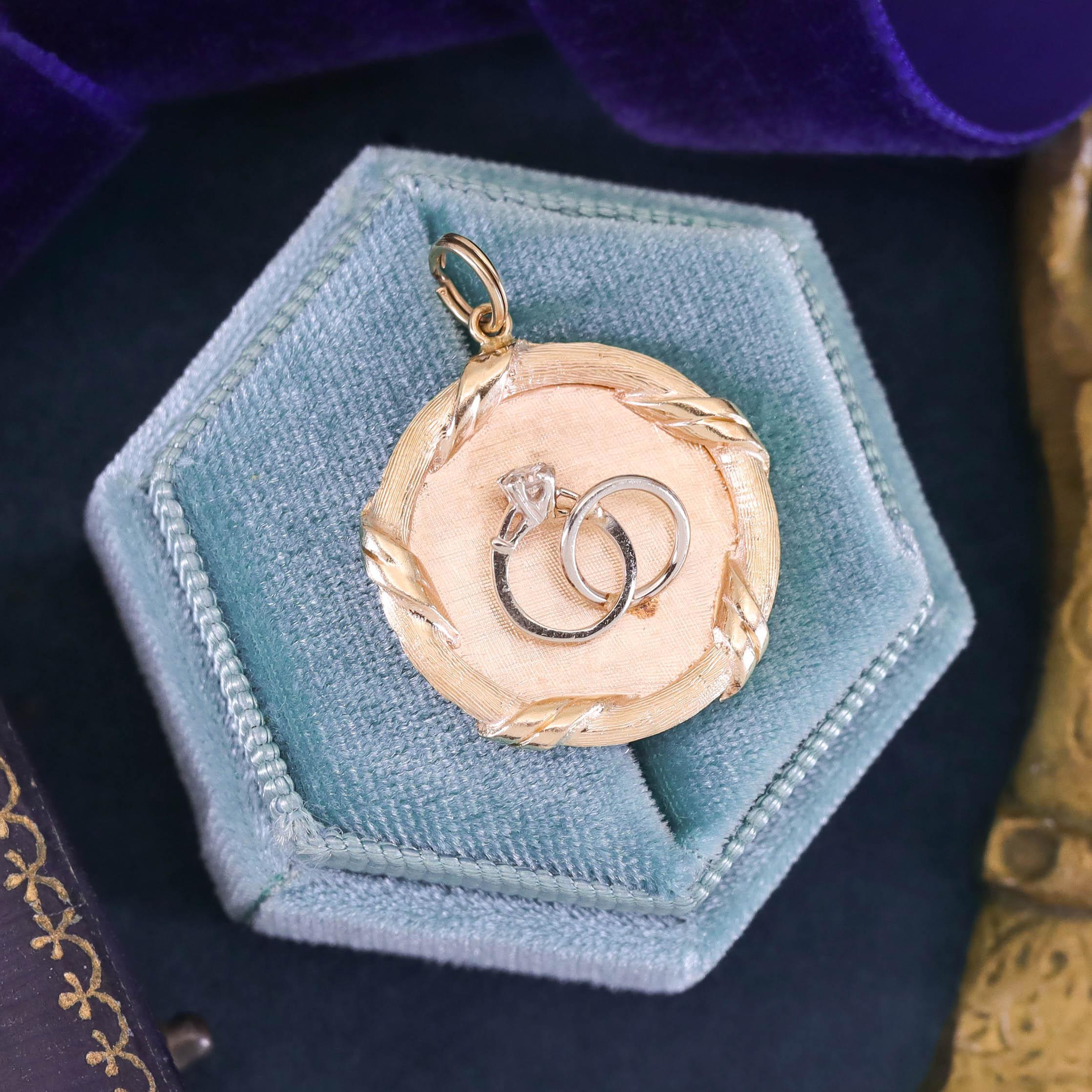 Ciondolo con anello nuziale vintage in oro 14k in vendita 1