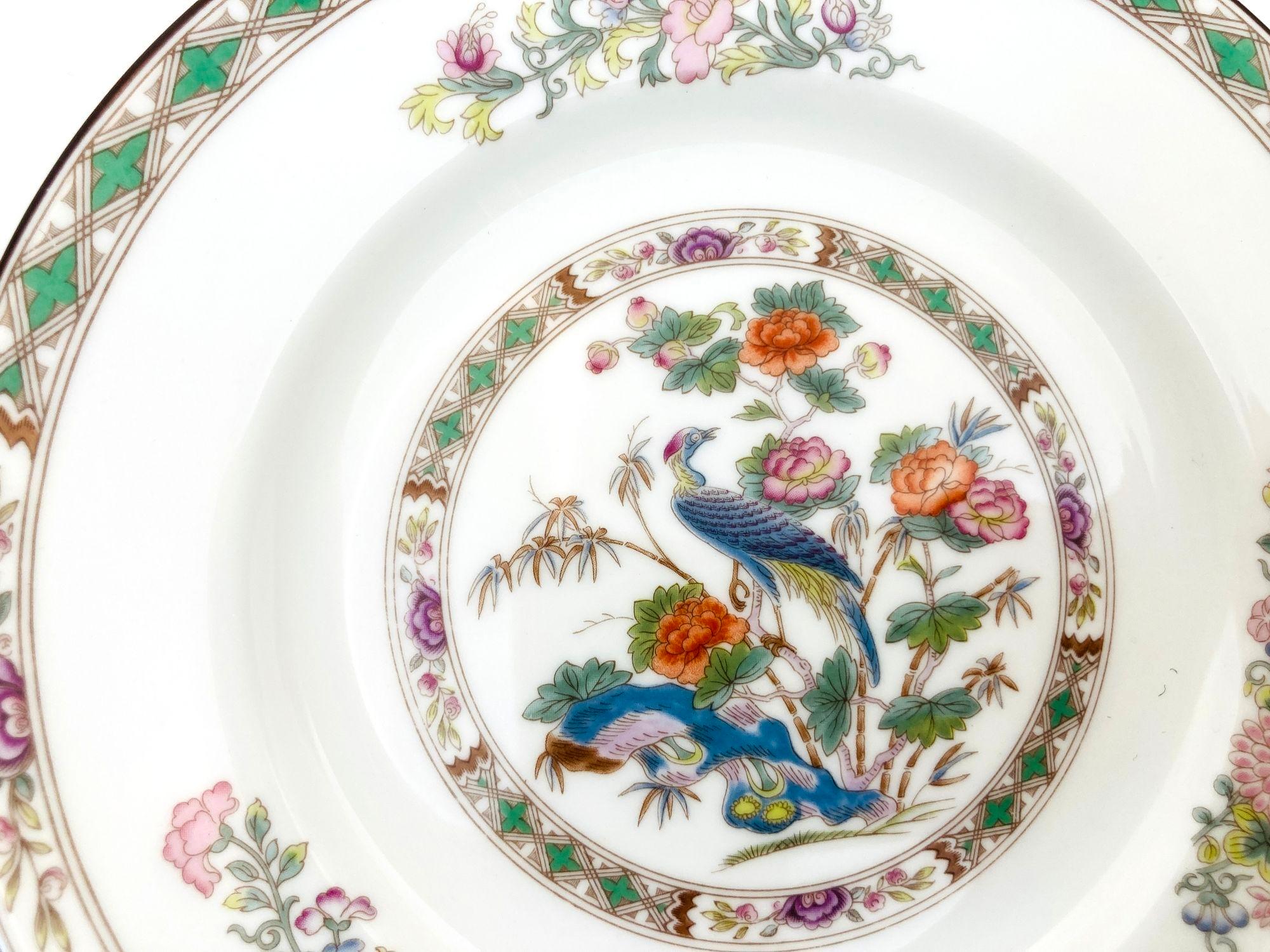 Plato de Ensalada Kutani Crane de Wedgwood Plato decorativo o plato de cena.
Plato vintage de porcelana fina con diseño floral y de pájaro grulla.
La marca del fabricante dice 