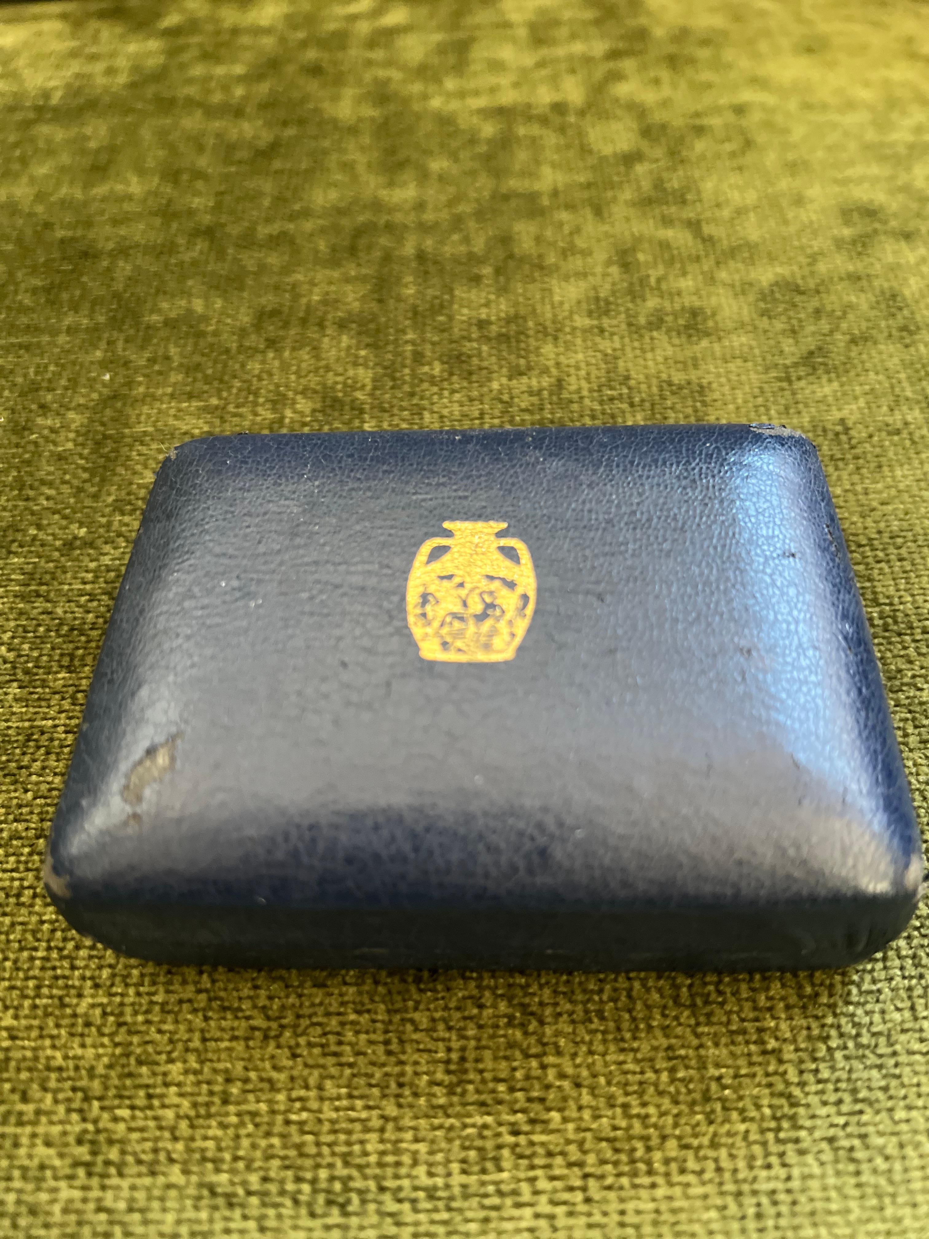 Manschettenknöpfe Vintage Wedgwood Britisch Royal Gold Plate & Grün Jaspis OriginalCase im Angebot 4