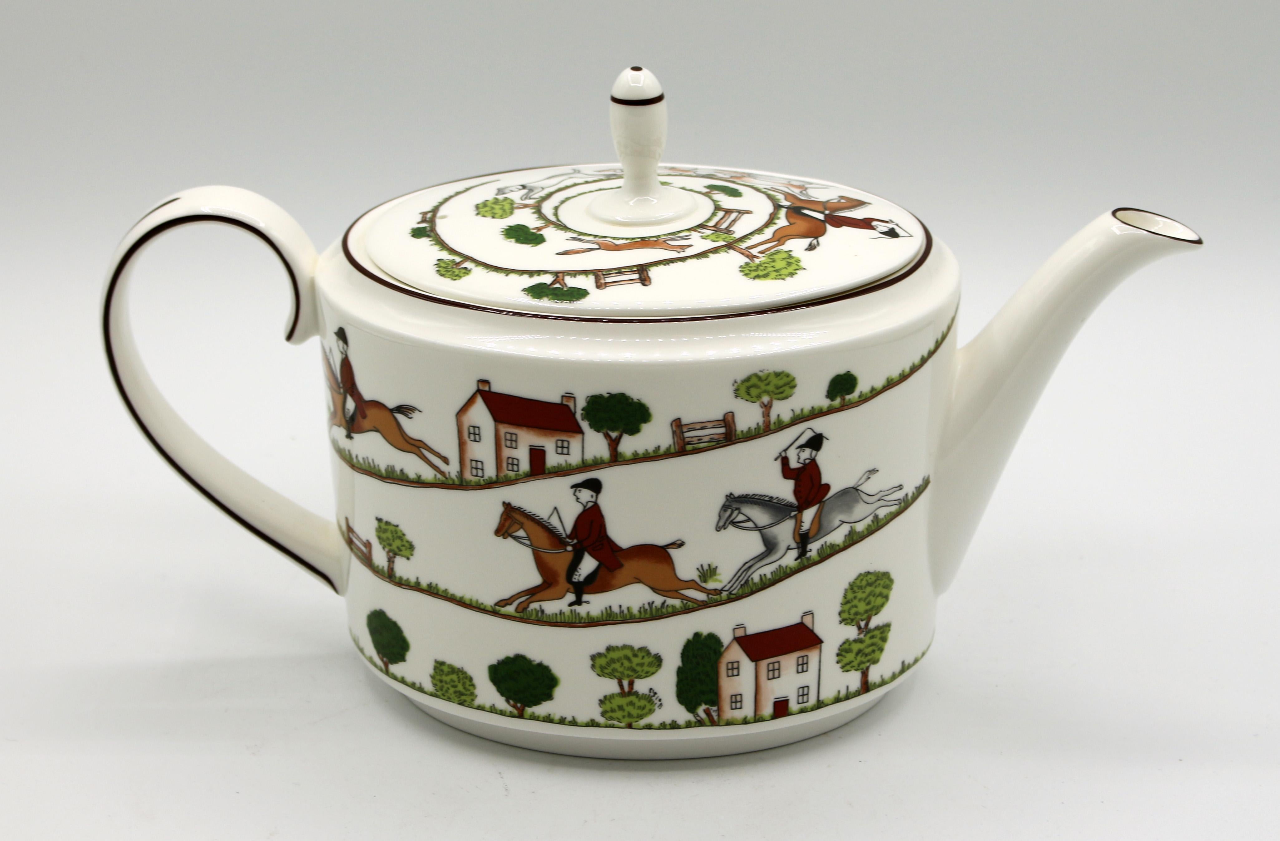 Ceramic Vintage Wedgwood Fine Bone Chine Teapot with Two Mugs