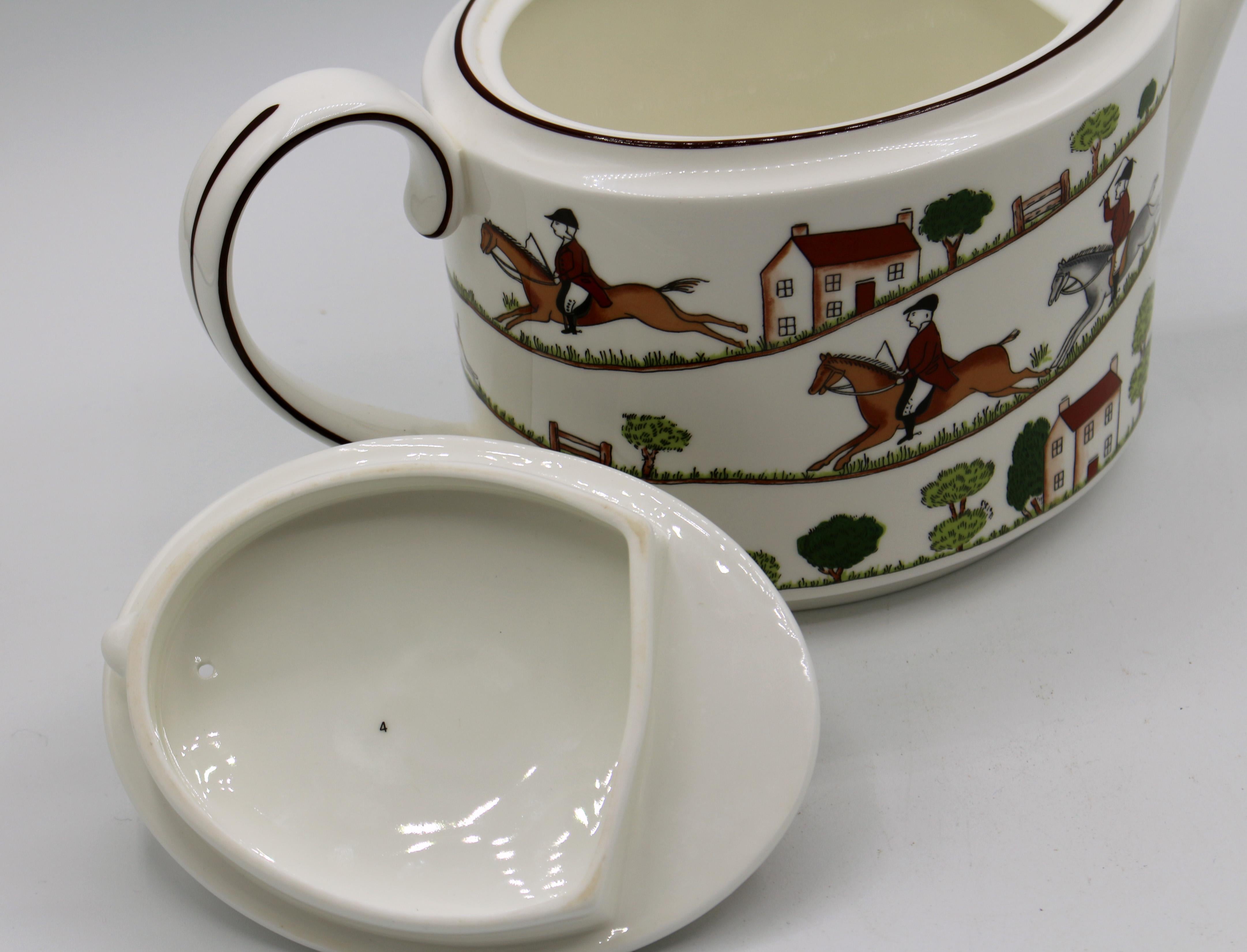 Vintage Wedgwood Fine Bone Chine Teapot with Two Mugs 2