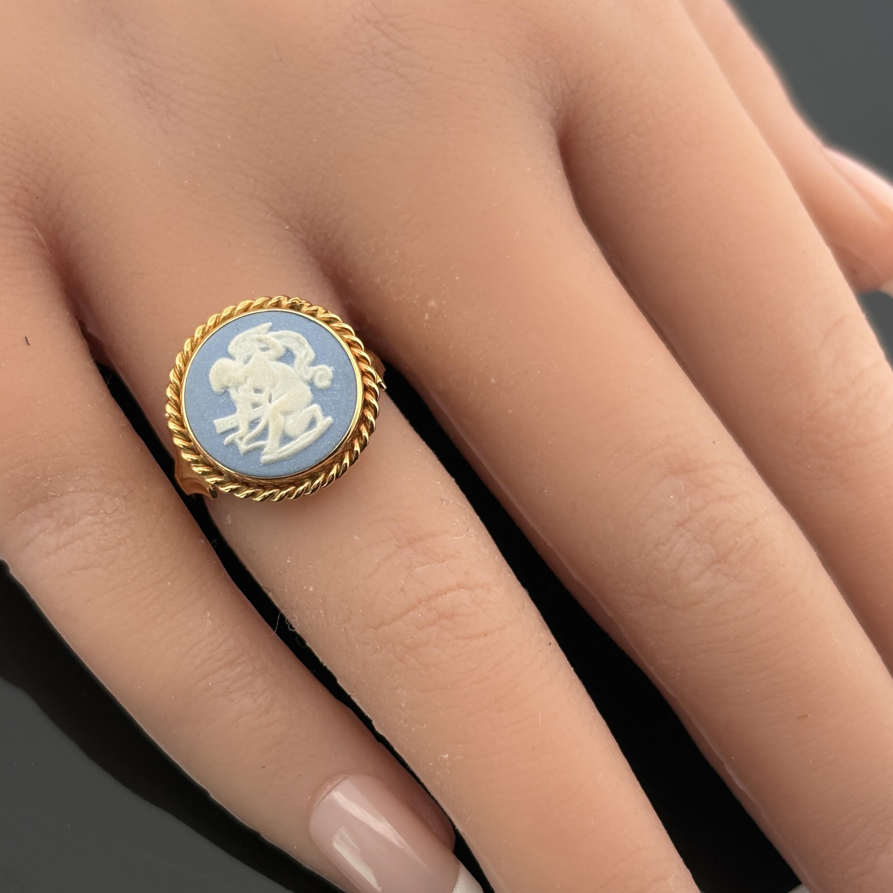 Bague Vintage Wedgwood Jasperware Cameo, or jaune 14k en vente 4