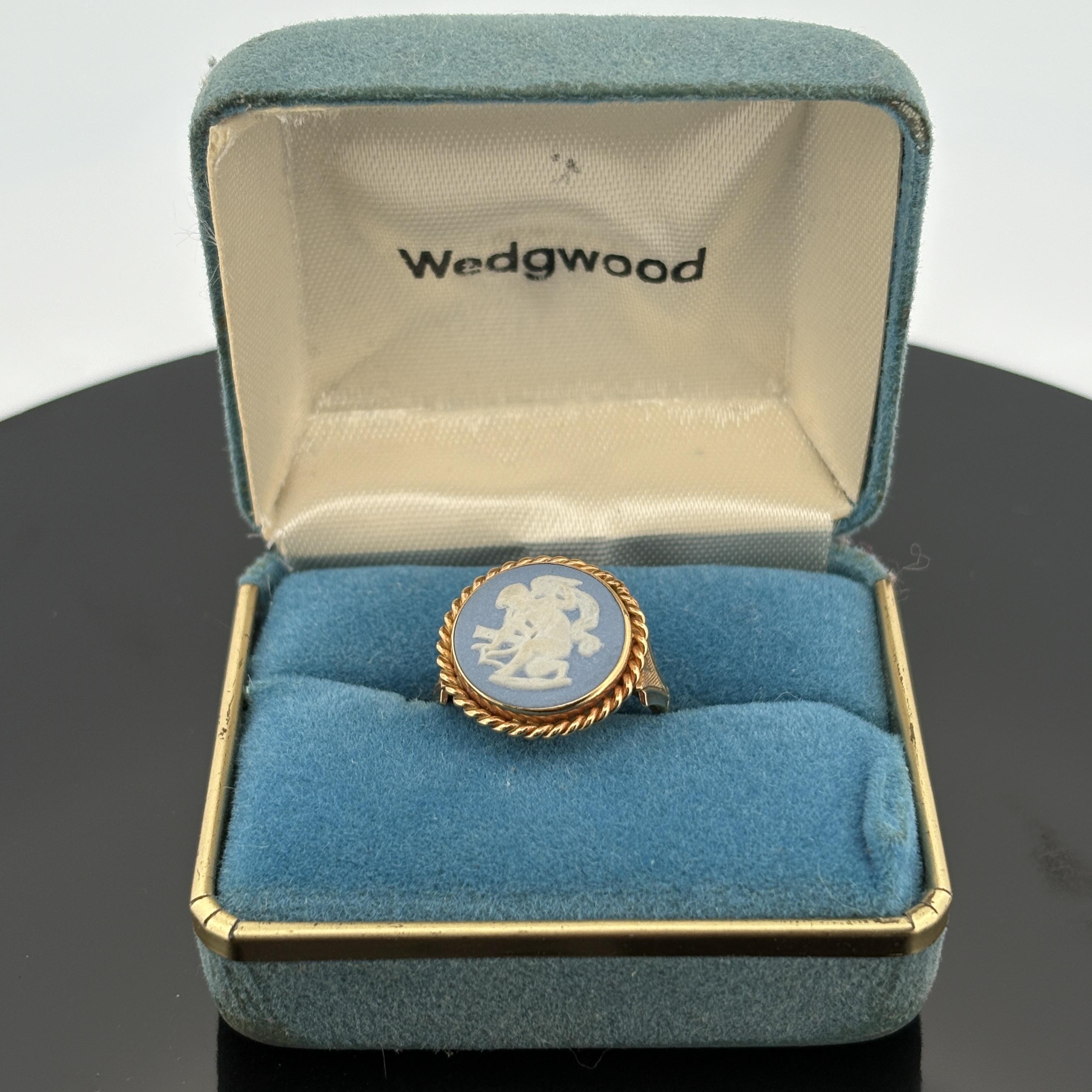 Bague Vintage Wedgwood Jasperware Cameo, or jaune 14k en vente 5
