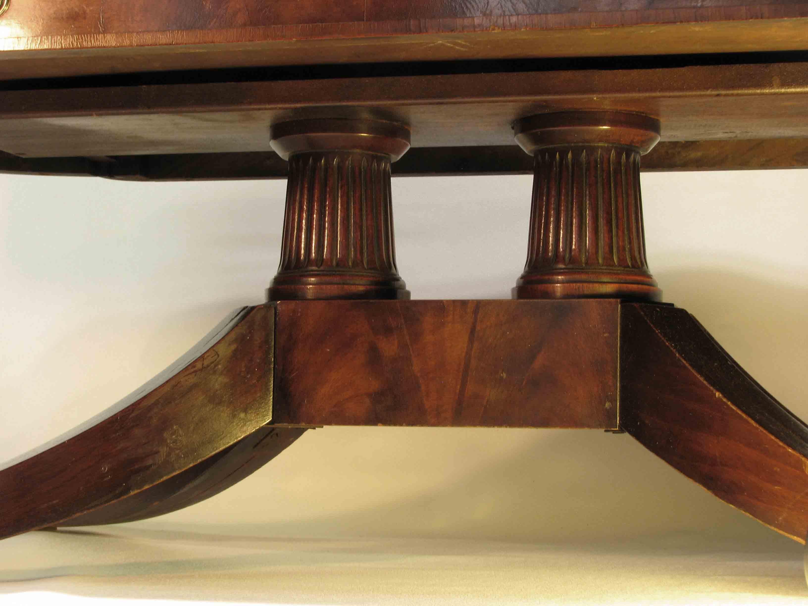 Vintage Weiman Georgian Style Tooled Leather Top Mahogany Coffee Table 1