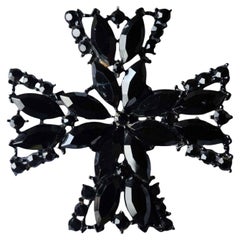 Vintage Weiss Jet-Back Rhinestones Maltese Cross Brooch