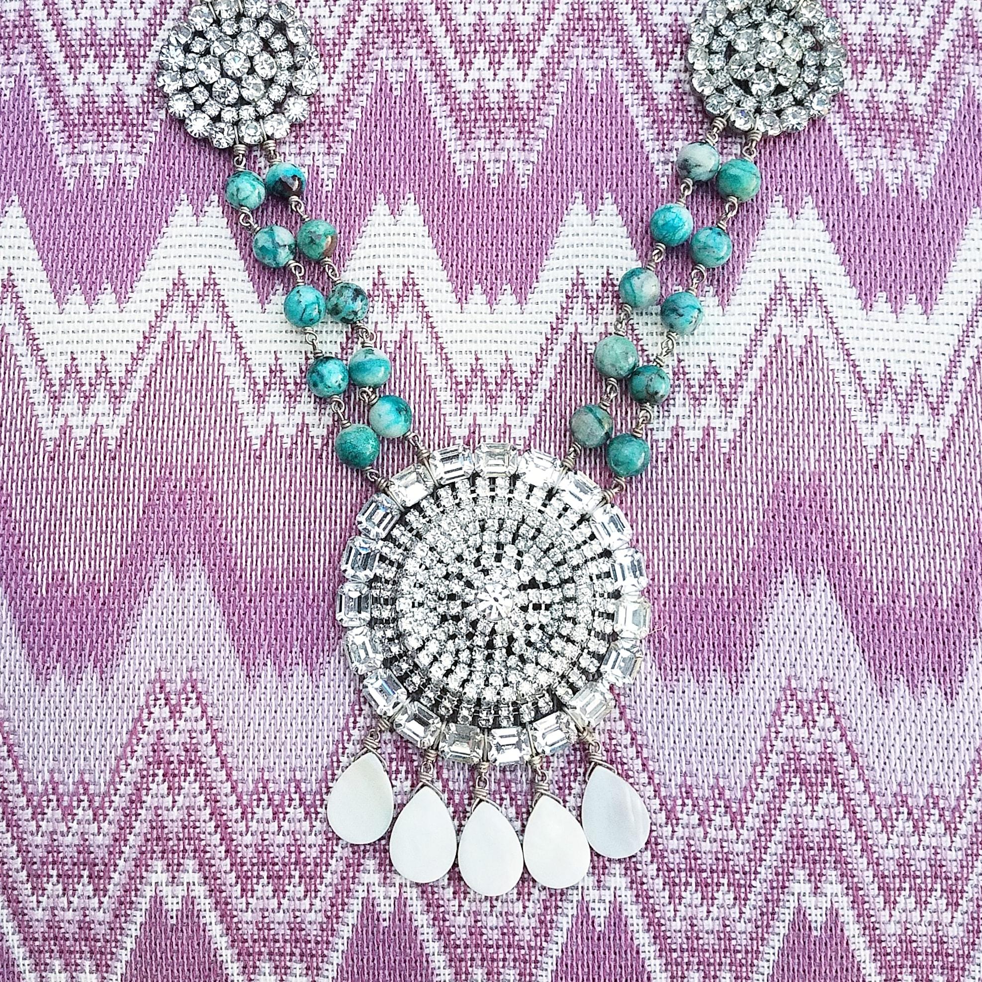 Artigiano Collana in crisocolla con strass di Weiss Vintage in vendita