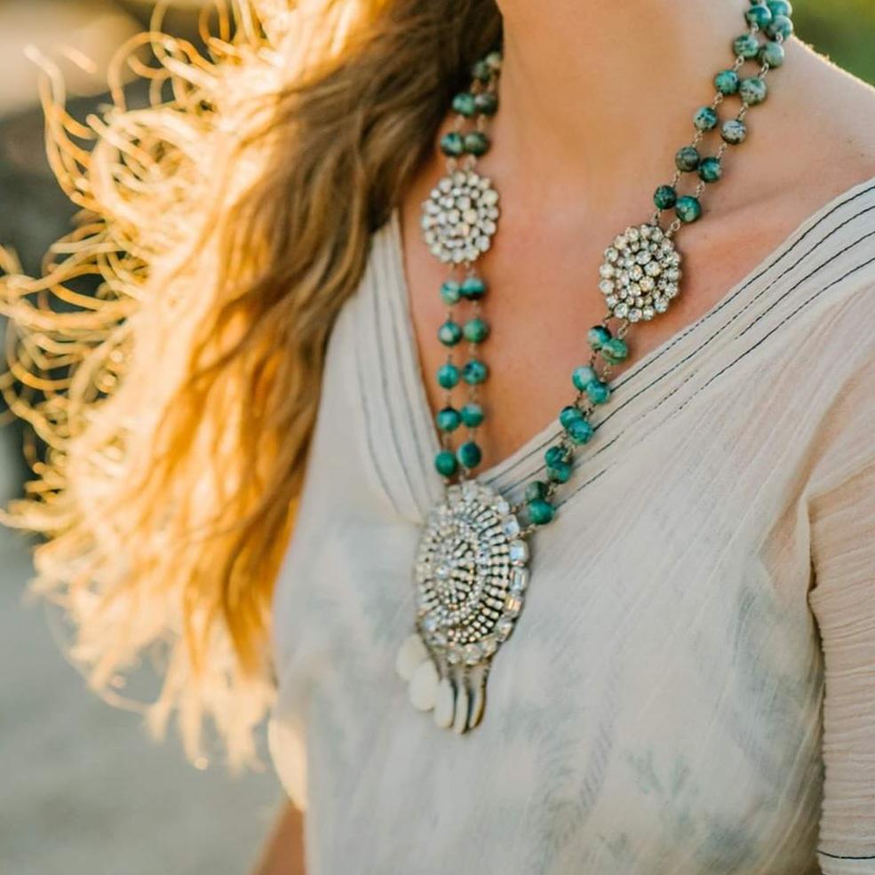 Collana in crisocolla con strass di Weiss Vintage in vendita 1