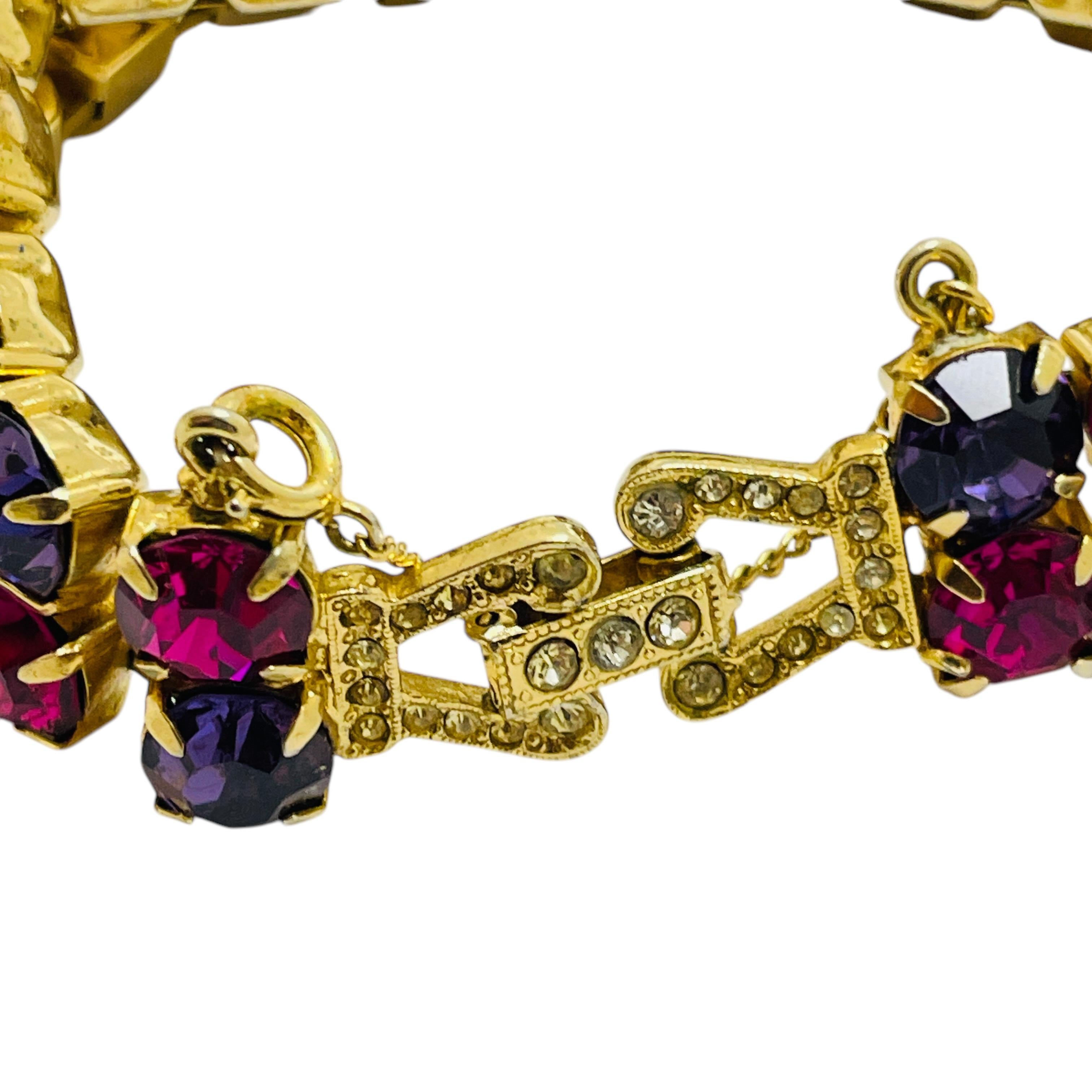 Vintage WEISS firmado tono de oro rosa púrpura diamantes de imitación pulsera de diseño en venta 1