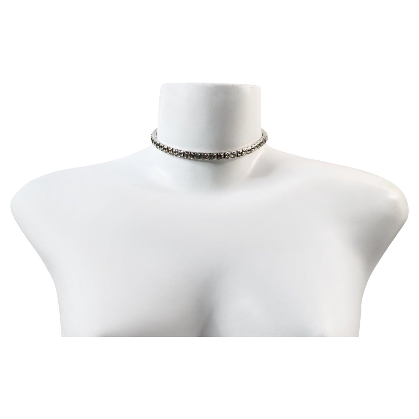 Vintage Weiss Silber Ton Kanal Set Diamante Choker CIRCA 1960's im Angebot