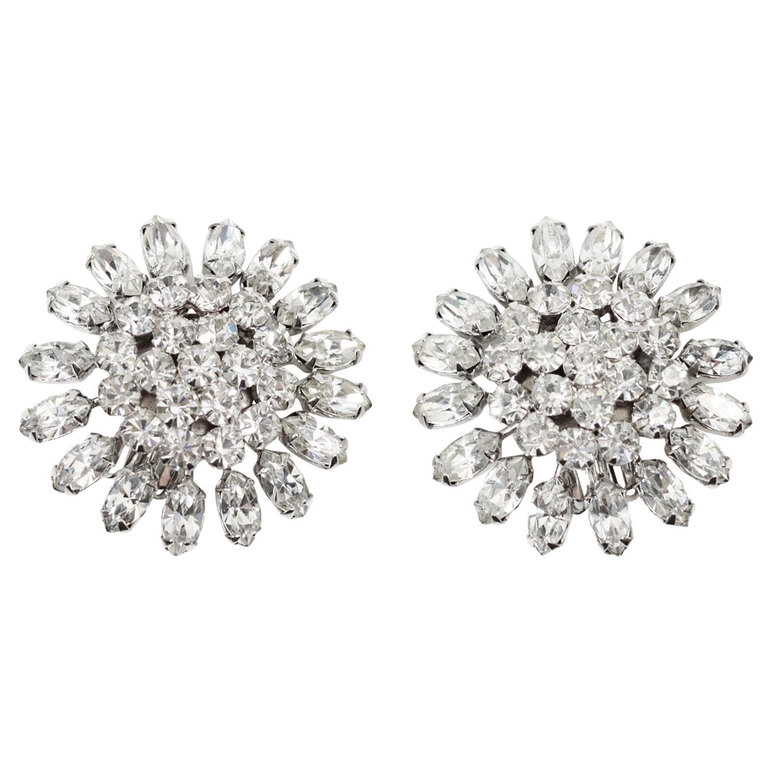 Pendientes vintage Weiss de diamantes en tono plateado Circa años 60