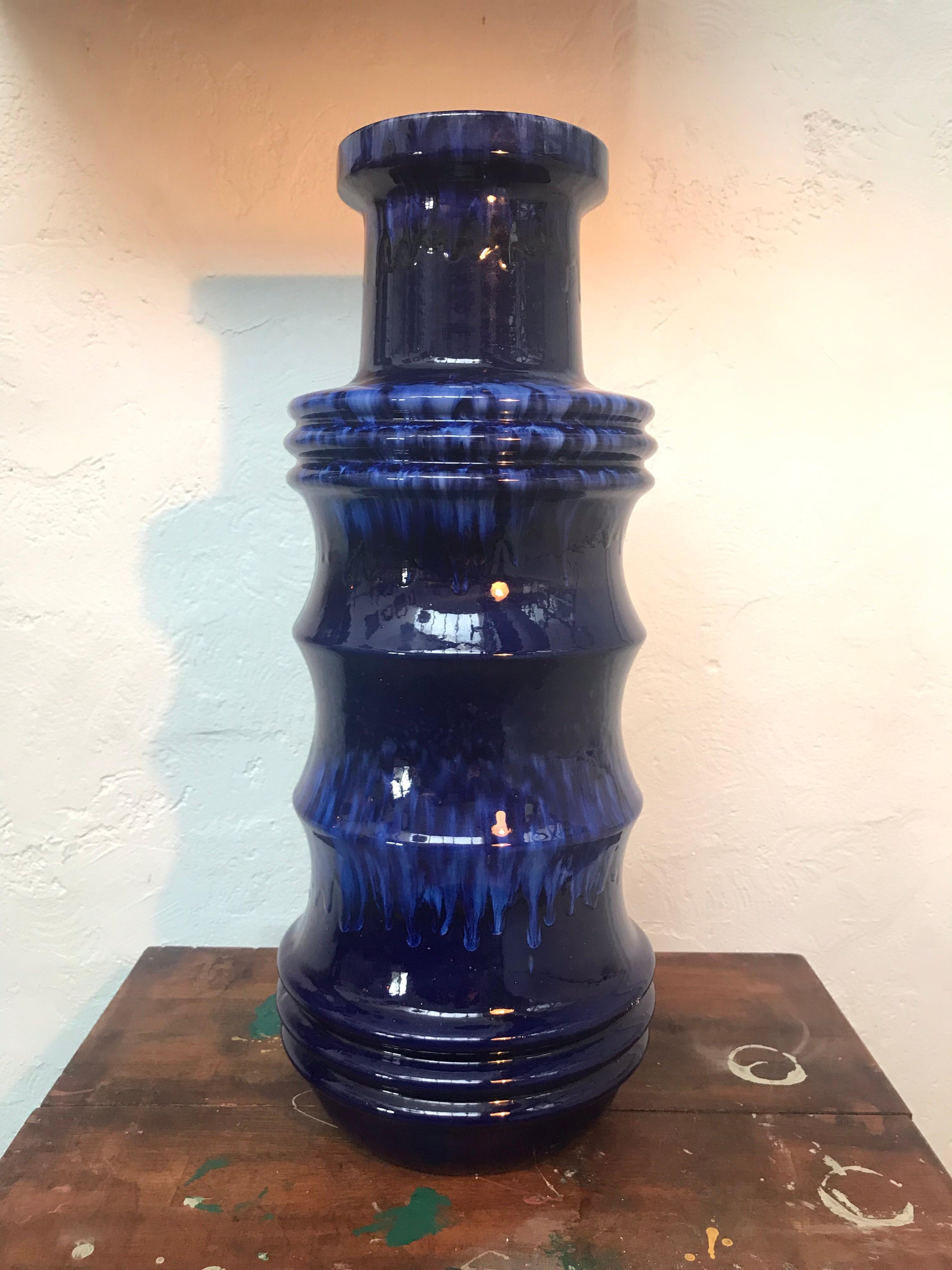 Fait main Vase d'art Allemagne de l'Ouest vintage des années 1970 en vente