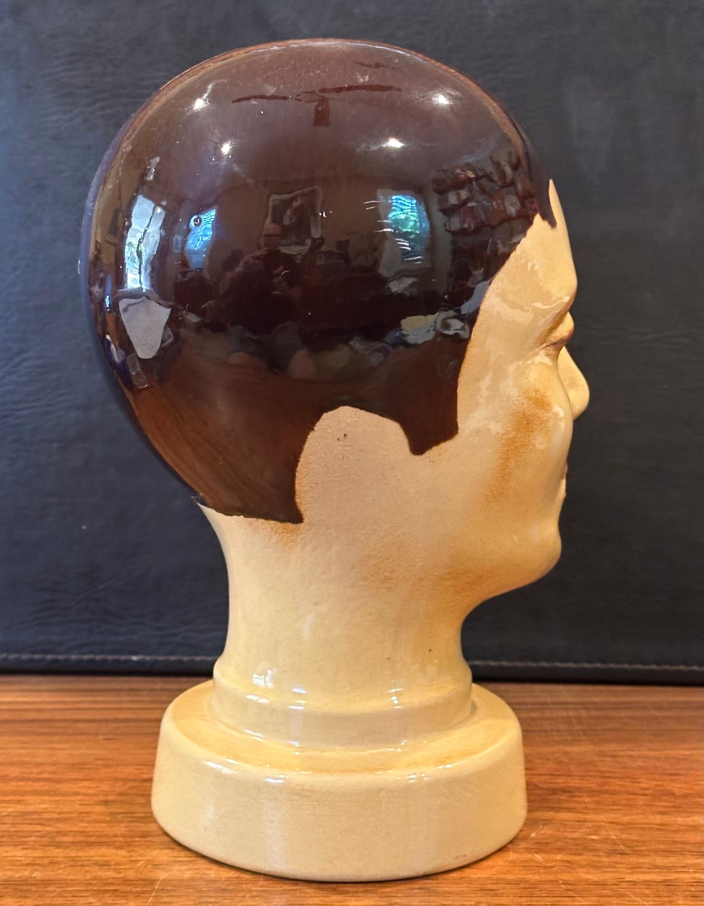 Testa di manichino in ceramica della Germania Occidentale vintage con baffi in vendita 3