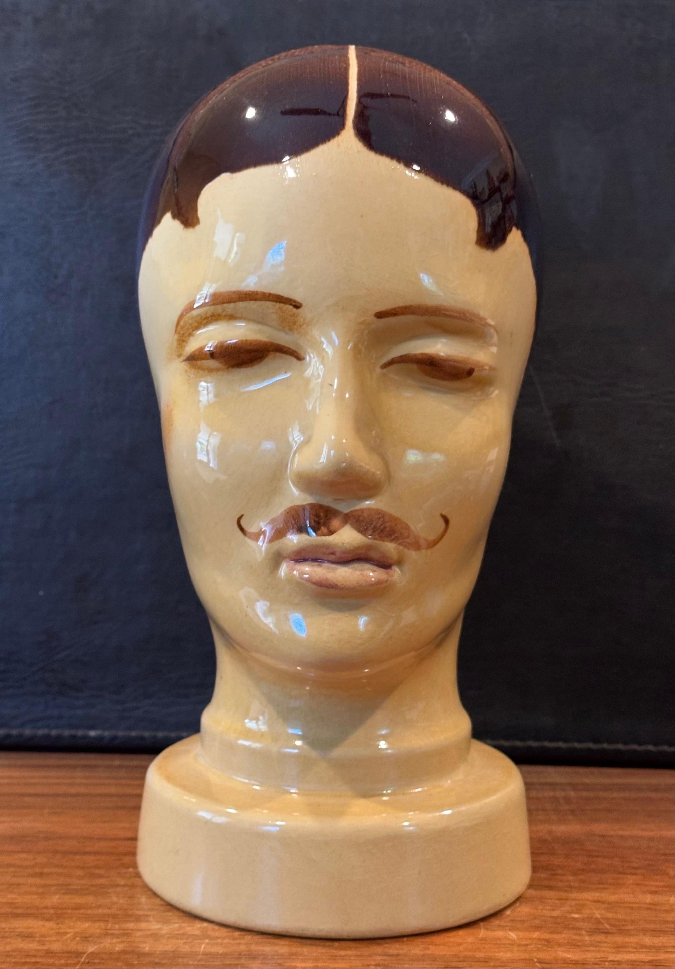 Testa di manichino in ceramica della Germania Occidentale vintage con baffi in vendita 4