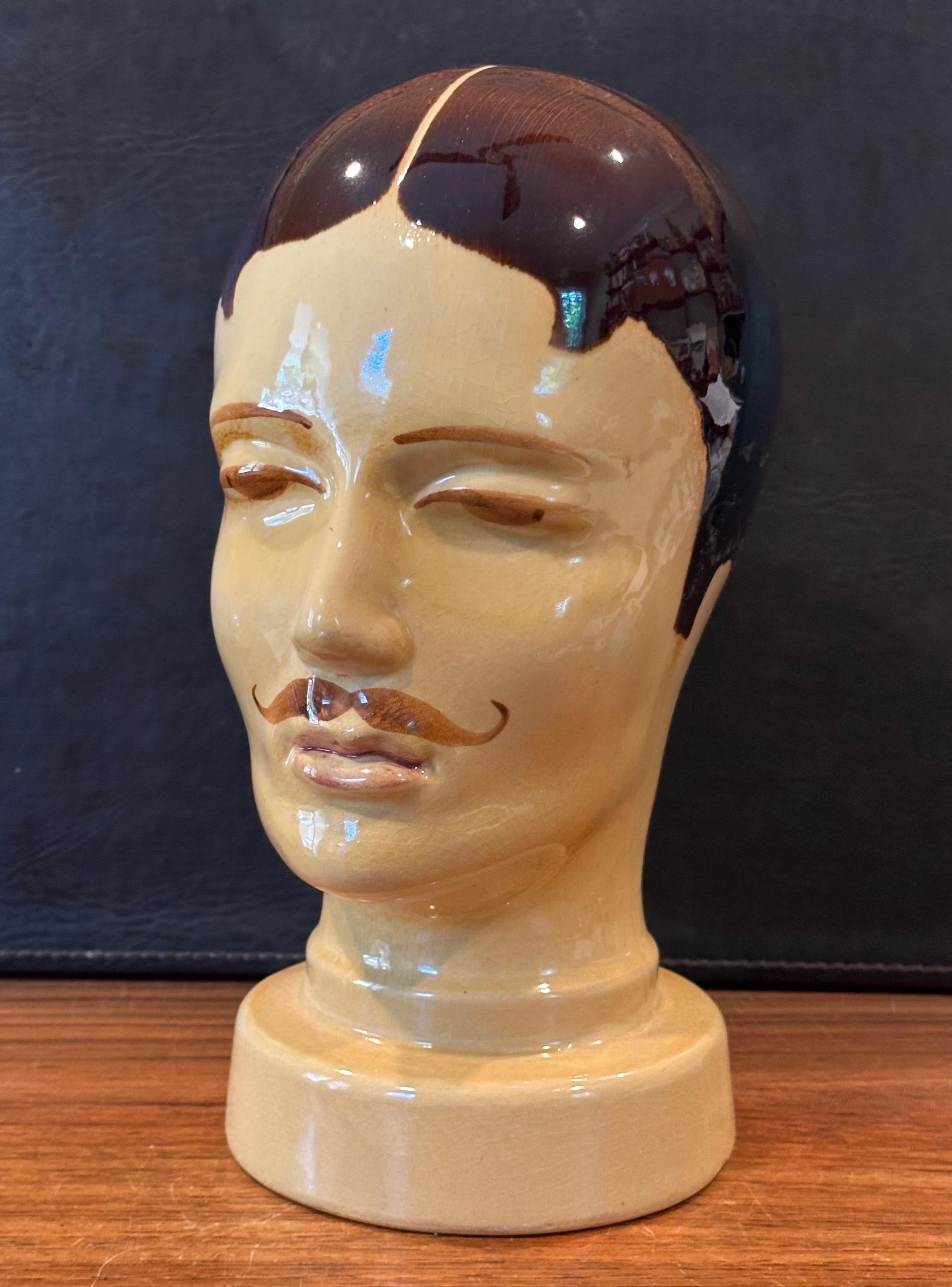 Testa di manichino in ceramica della Germania Occidentale vintage con baffi In condizioni buone in vendita a San Diego, CA